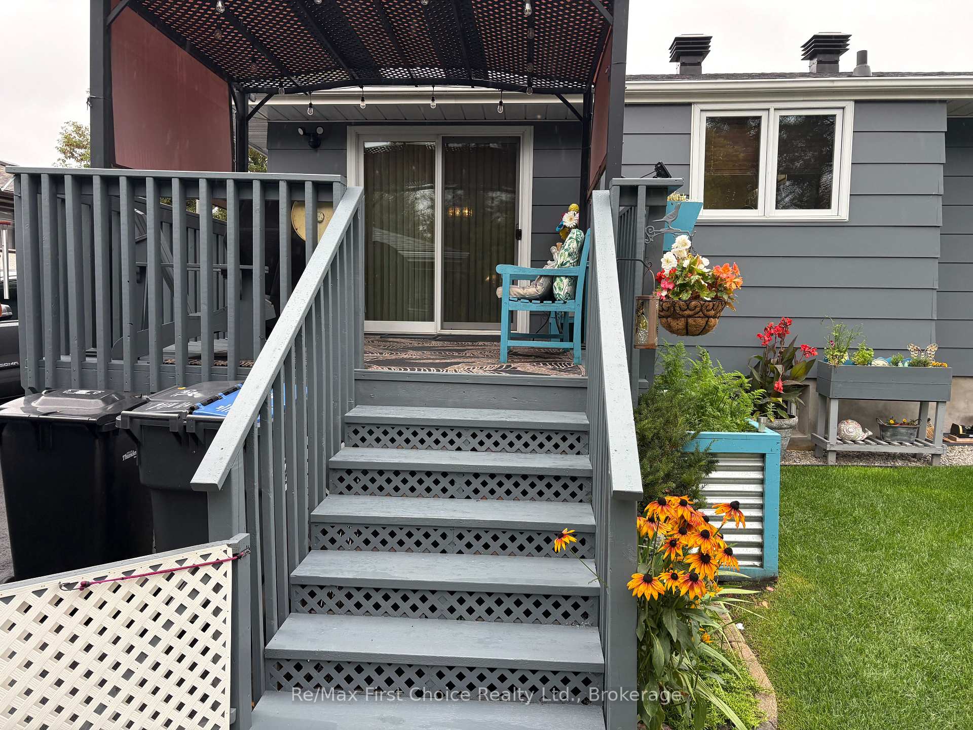 Photo 5 of 422 Ryerson Crescent, Thunder Bay, College Park — HOMEH