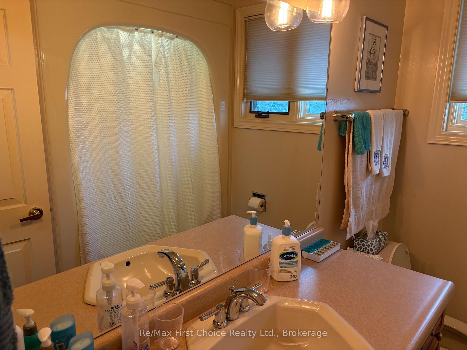 Photo 31 of 422 Ryerson Crescent, Thunder Bay, College Park — HOMEH