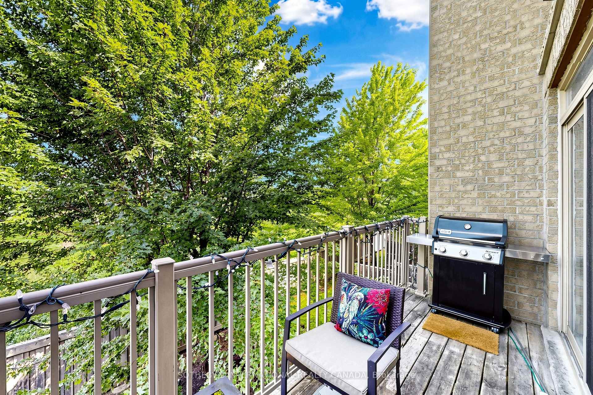 Photo 17 of 38 Cedar Lake Crescent, Brampton, Bram West — HOMEH