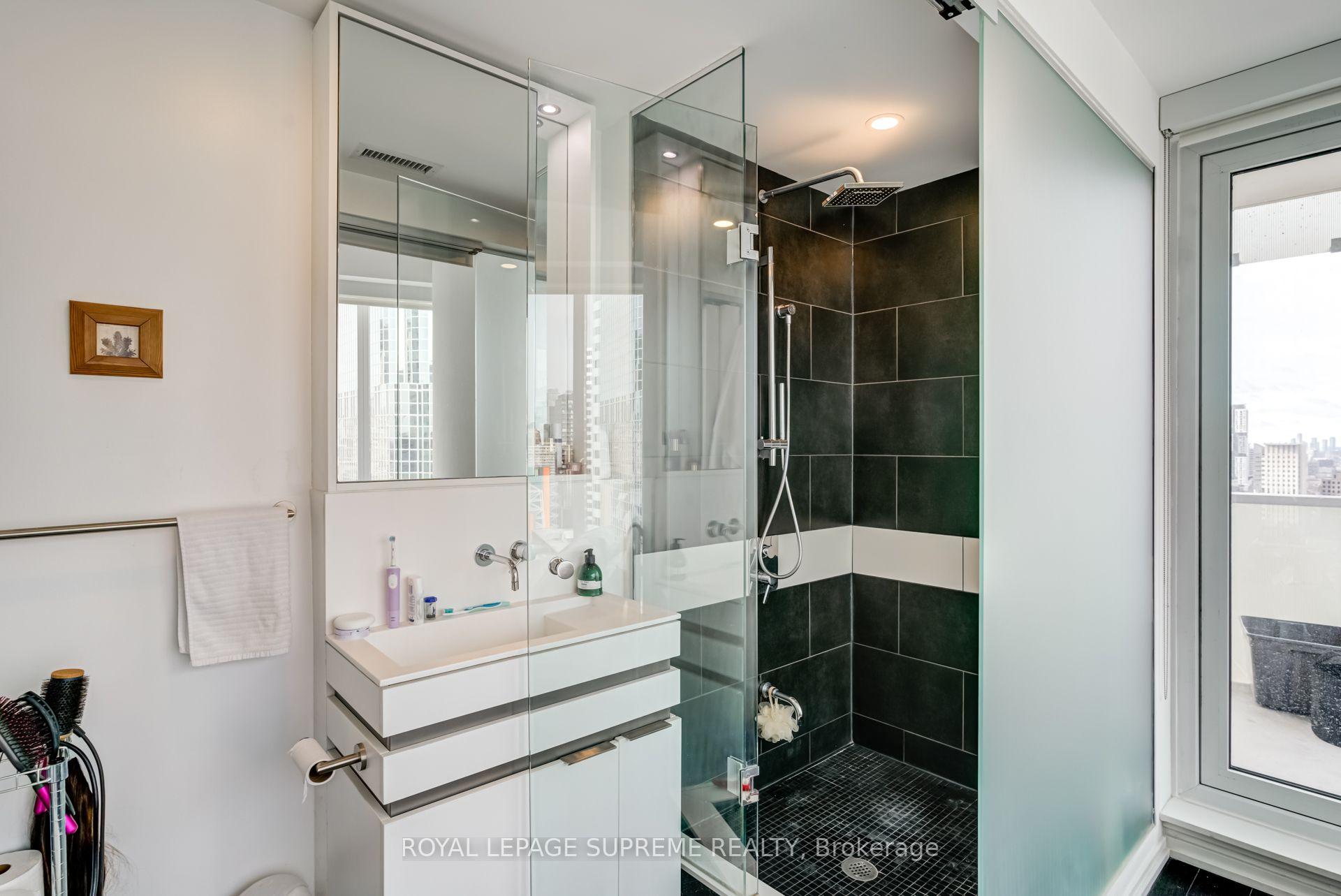 Photo 24 of Unit 2112, 197 Yonge Street, Toronto, Church-Yonge Corridor — HOMEH