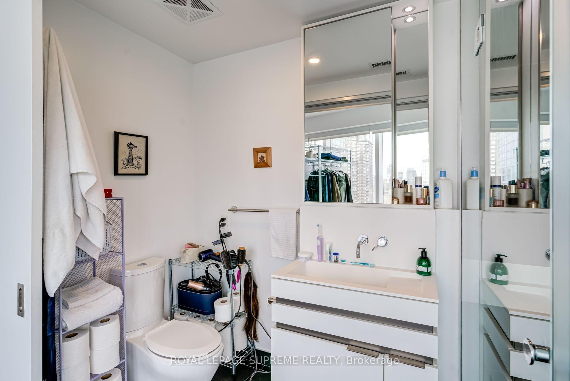 Photo 25 of Unit 2112, 197 Yonge Street, Toronto, Church-Yonge Corridor — HOMEH