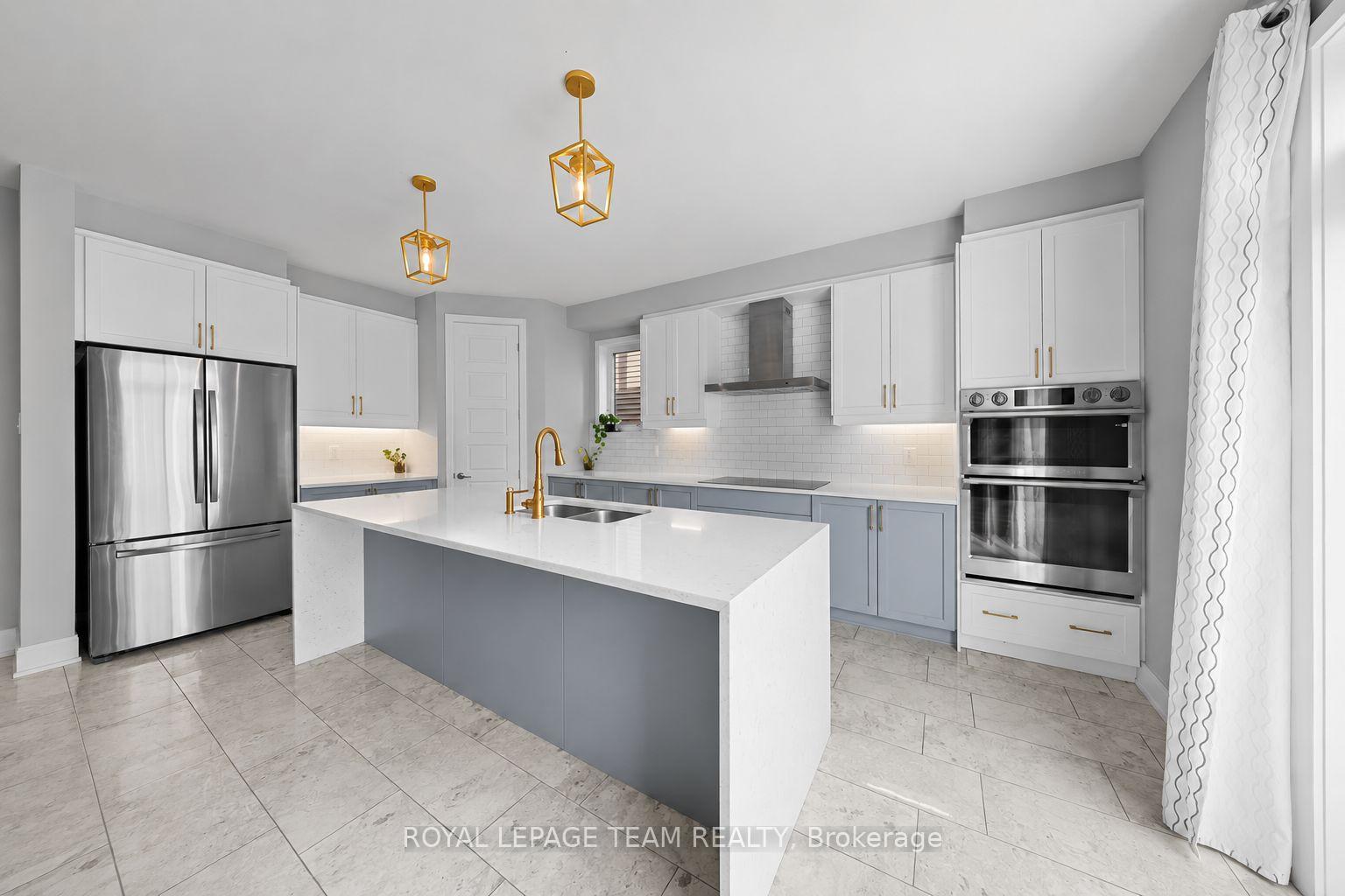 Photo 13 of 2413 Watercolours Way, Ottawa, Barrhaven - Half Moon Bay — HOMEH