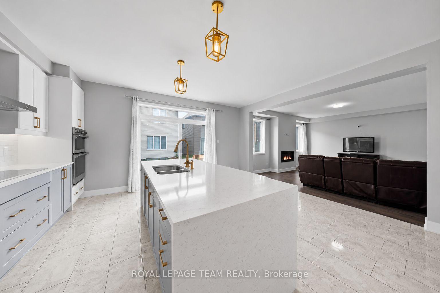 Photo 17 of 2413 Watercolours Way, Ottawa, Barrhaven - Half Moon Bay — HOMEH