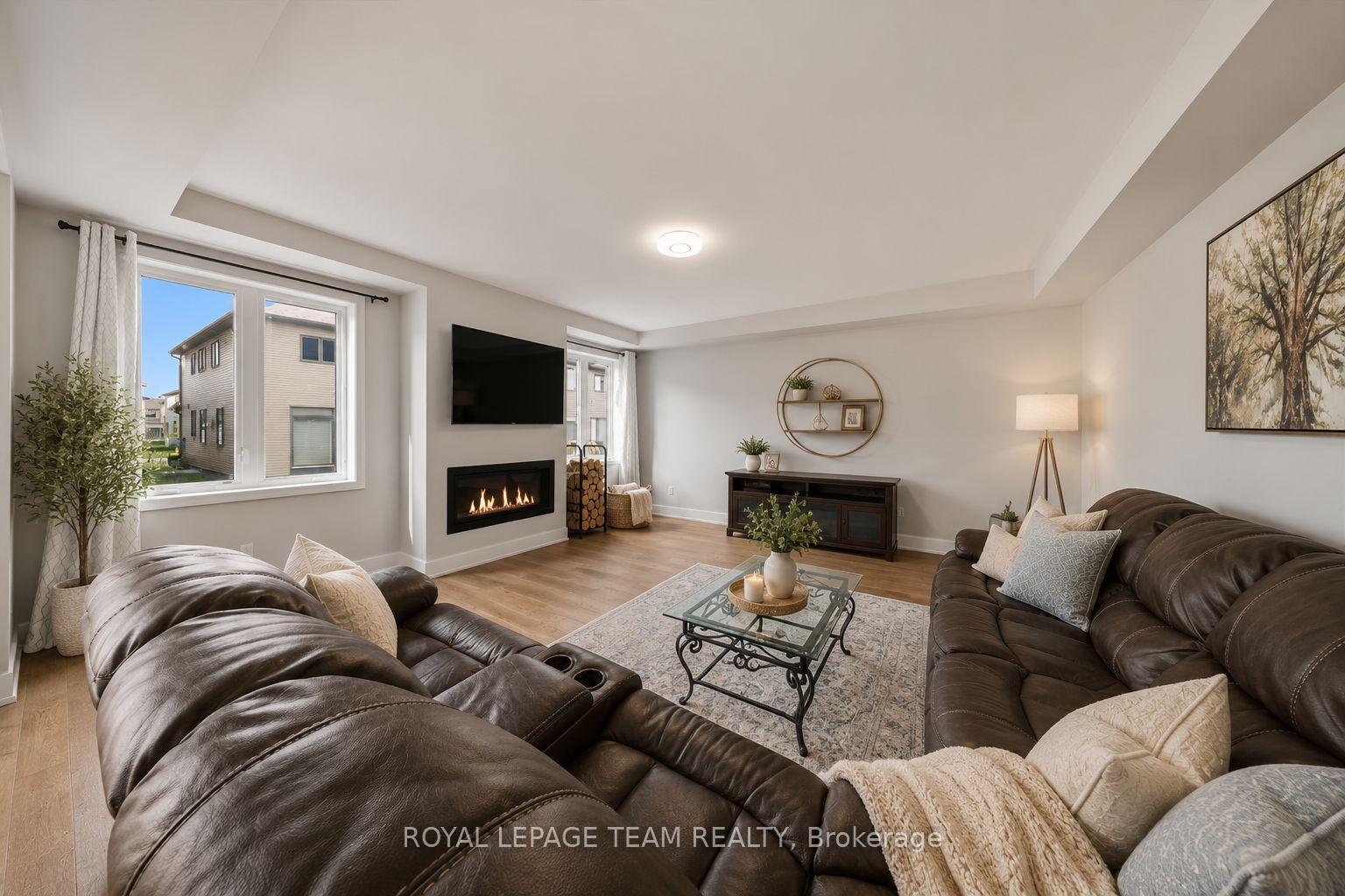 Photo 18 of 2413 Watercolours Way, Ottawa, Barrhaven - Half Moon Bay — HOMEH