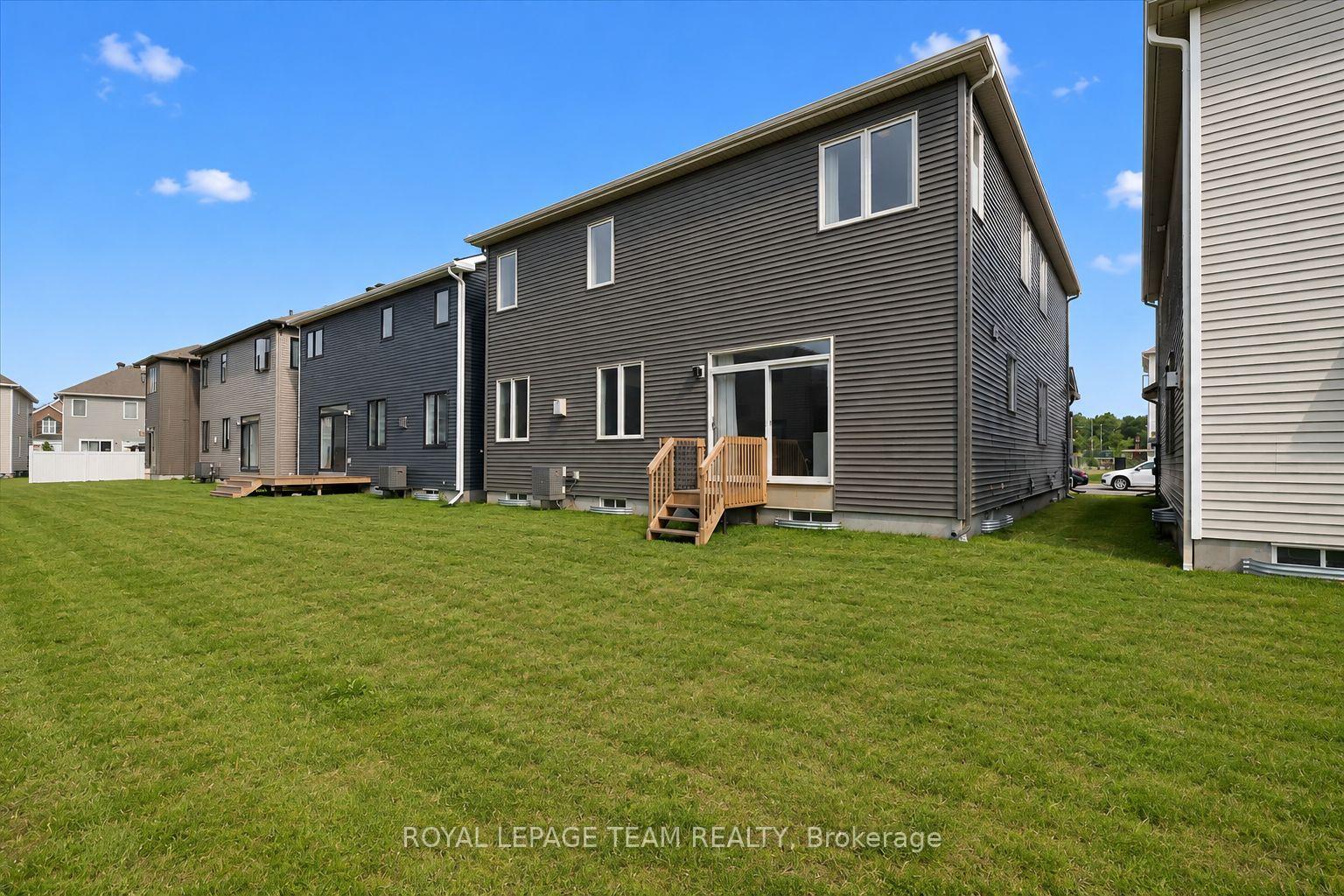 Photo 39 of 2413 Watercolours Way, Ottawa, Barrhaven - Half Moon Bay — HOMEH