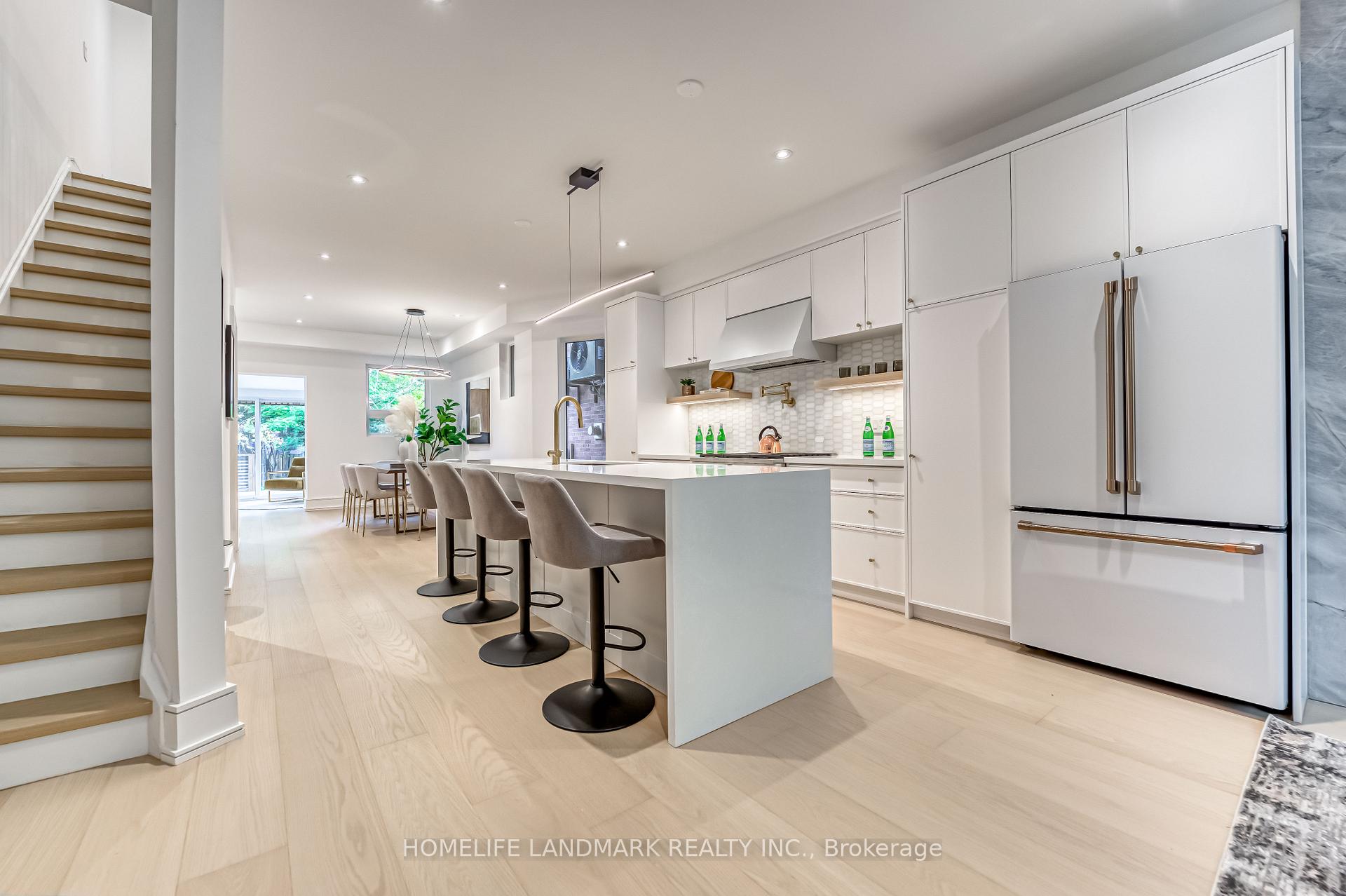 Photo 4 of 195 Albany Avenue, Toronto, The Annex — HOMEH