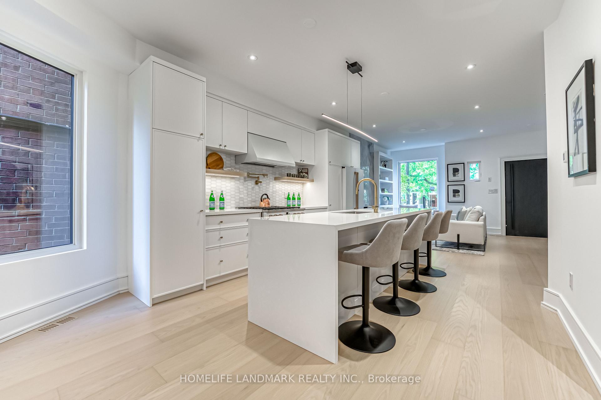 Photo 5 of 195 Albany Avenue, Toronto, The Annex — HOMEH