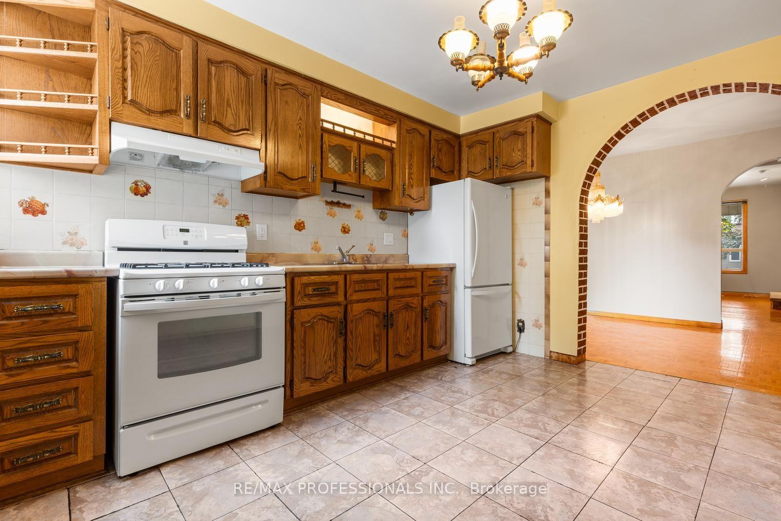 Photo 7 of 4 Stanton Avenue, Toronto, South Riverdale — HOMEH