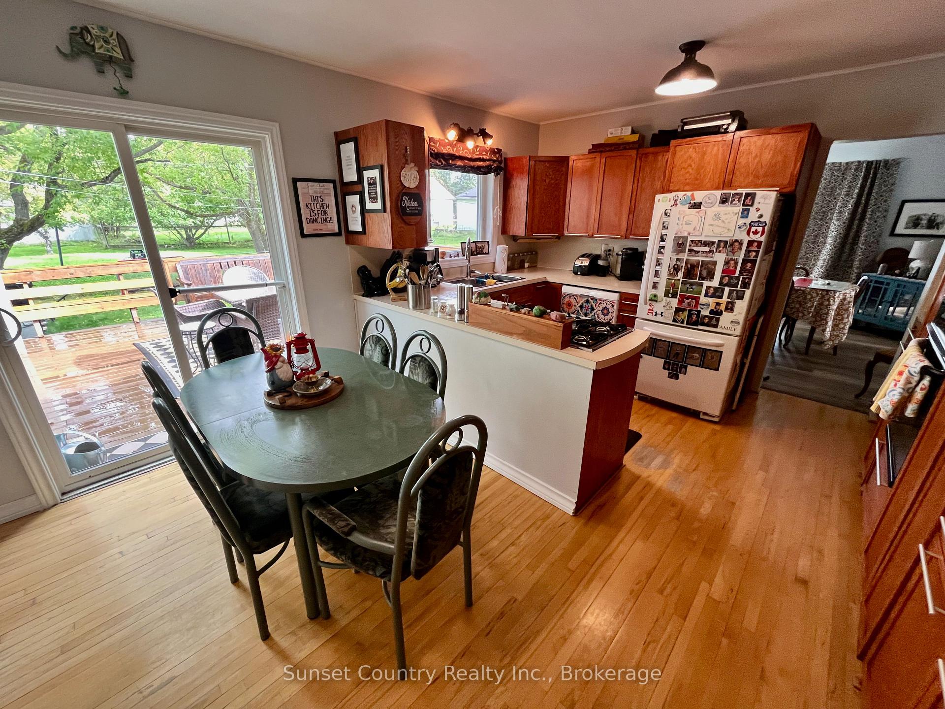 Photo 8 of 117 Whyte Avenue, Dryden, Riverview — HOMEH