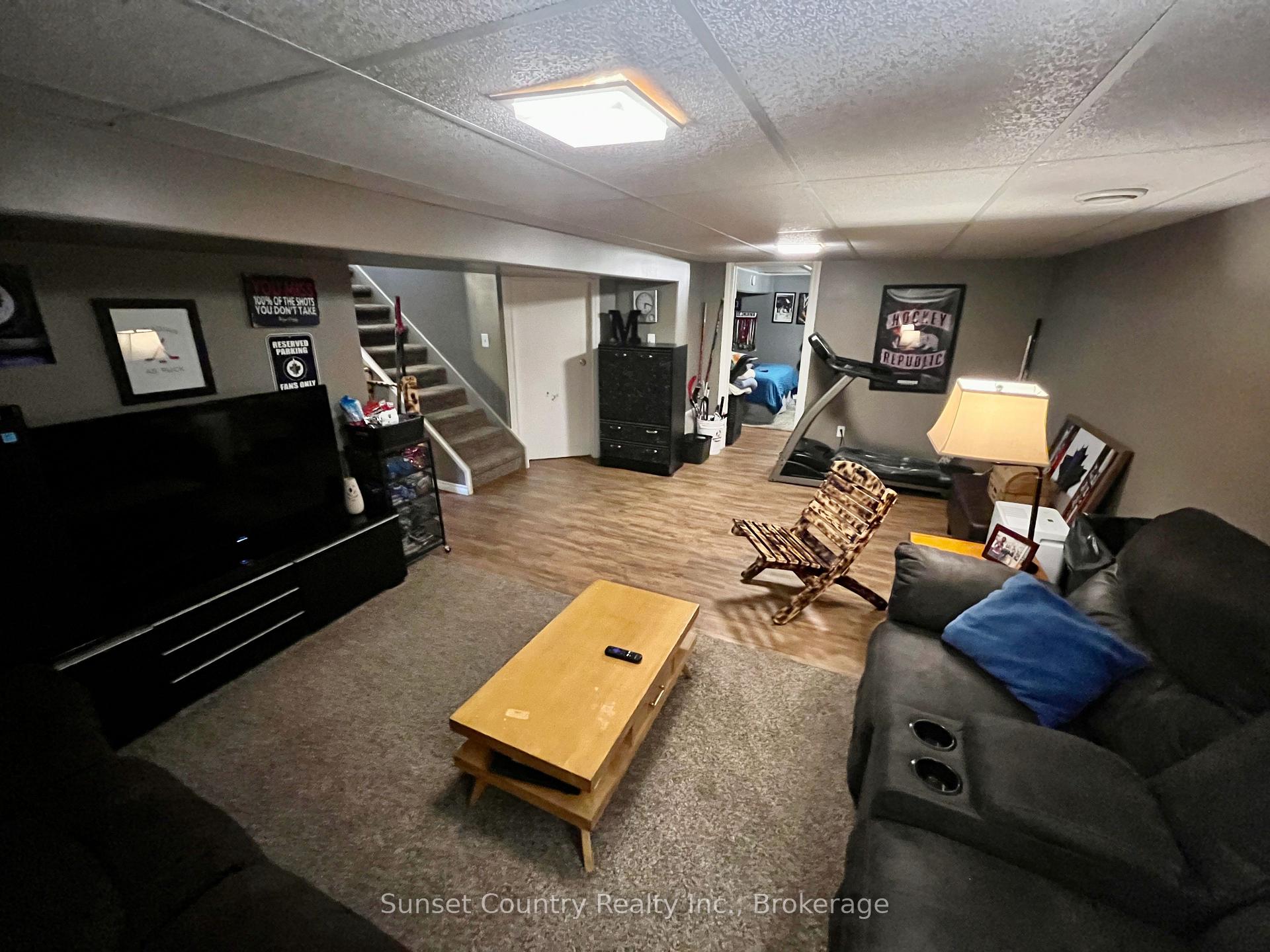 Photo 28 of 117 Whyte Avenue, Dryden, Riverview — HOMEH