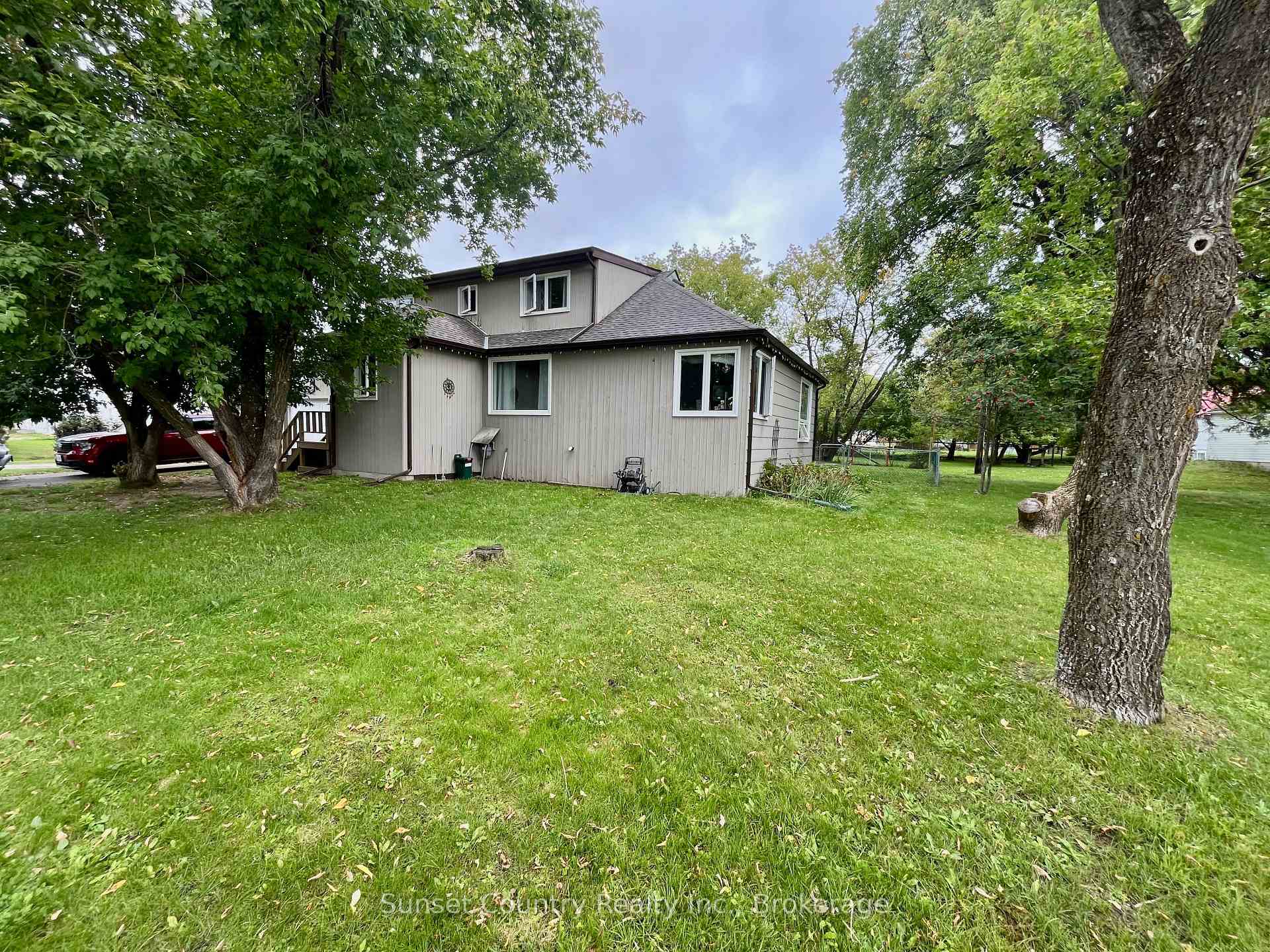 Photo 48 of 117 Whyte Avenue, Dryden, Riverview — HOMEH
