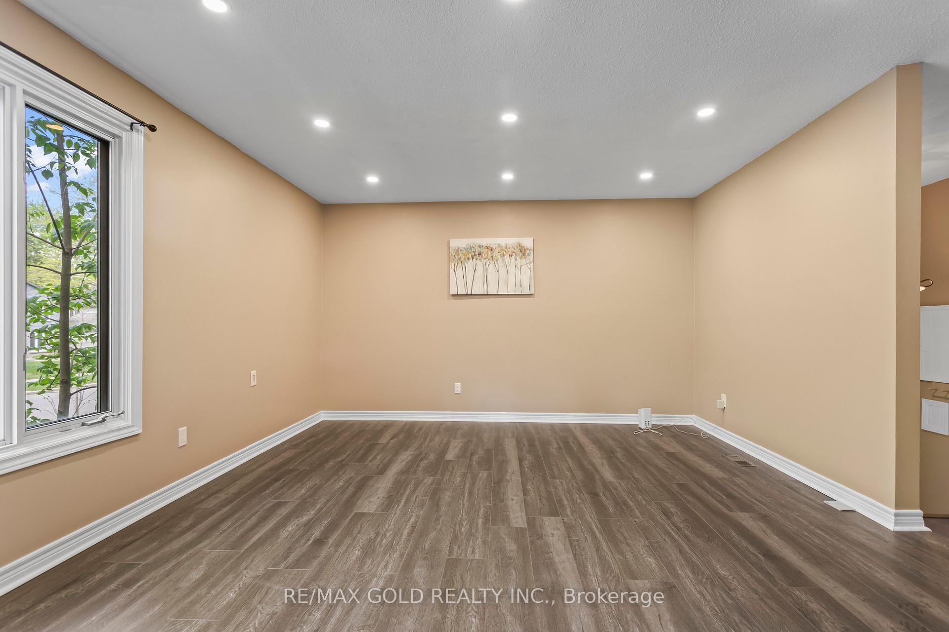 Photo 11 of 1588 Aldersbrook Road, London, North F — HOMEH