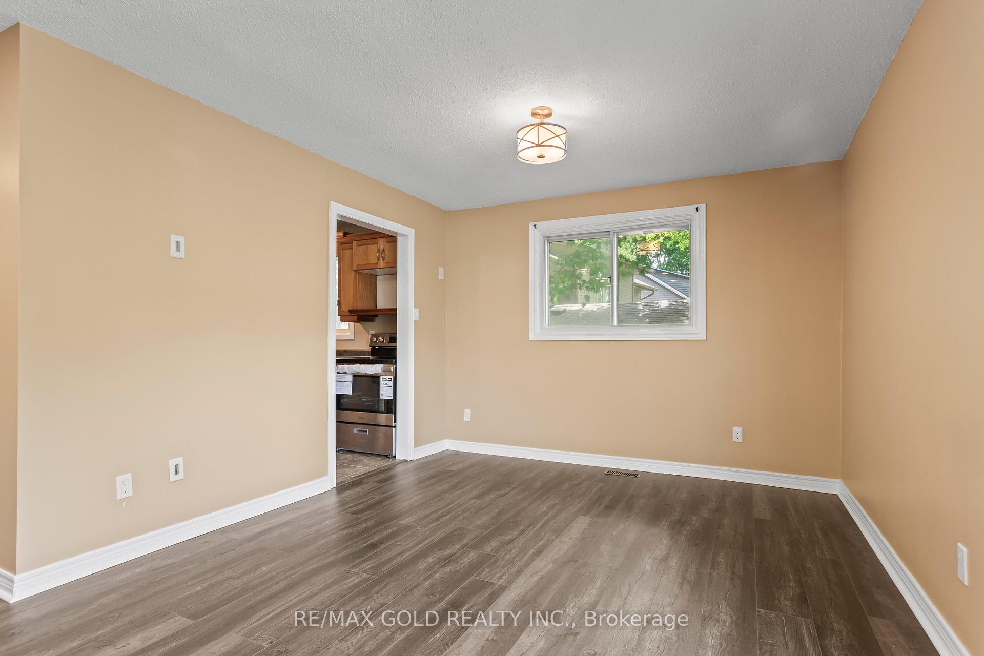 Photo 12 of 1588 Aldersbrook Road, London, North F — HOMEH