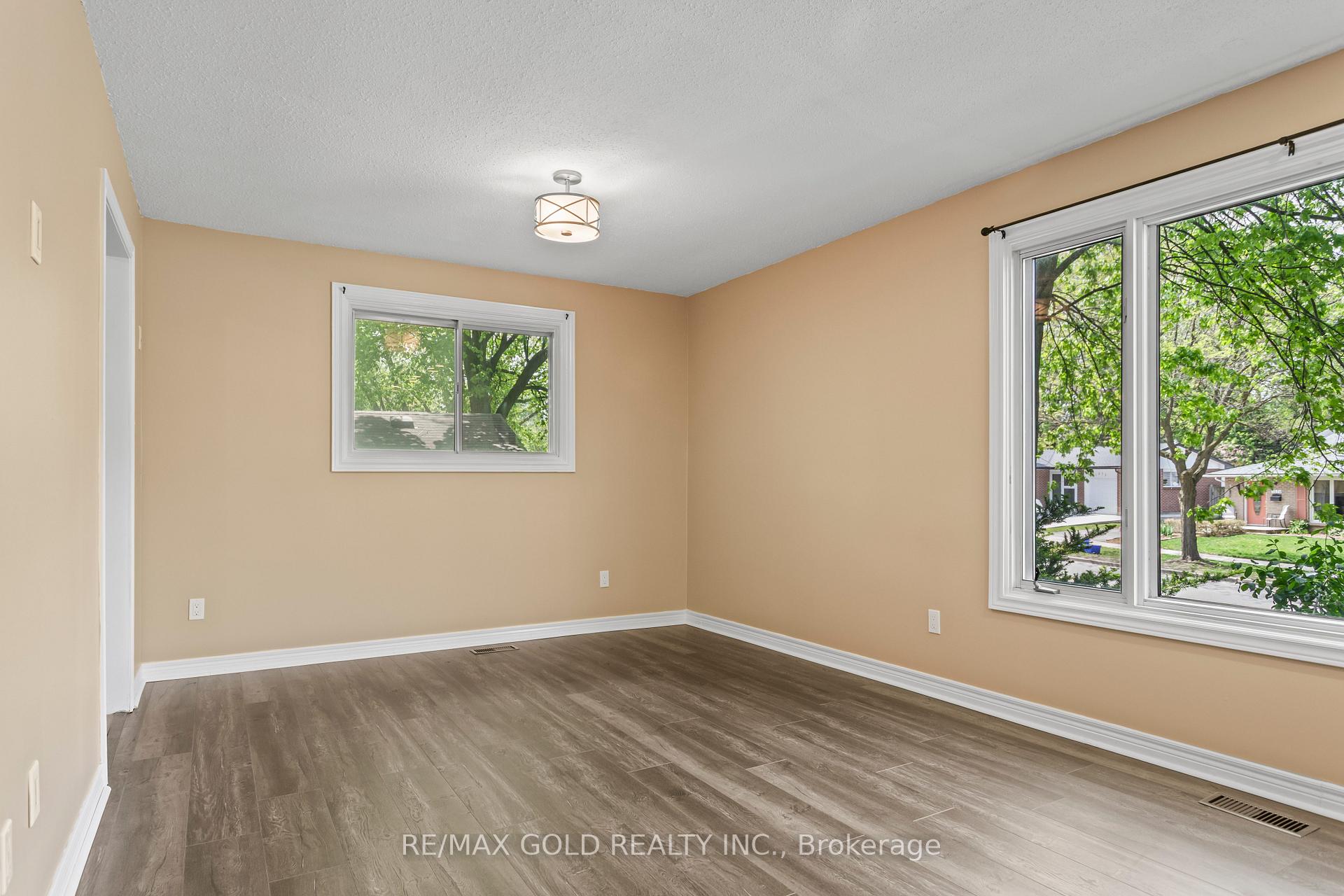 Photo 13 of 1588 Aldersbrook Road, London, North F — HOMEH