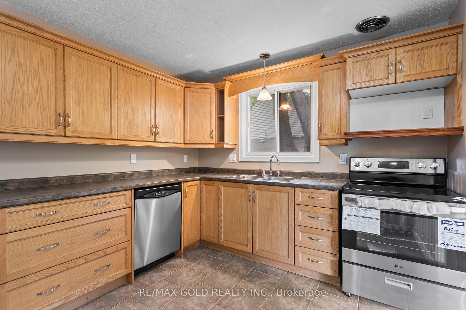 Photo 16 of 1588 Aldersbrook Road, London, North F — HOMEH