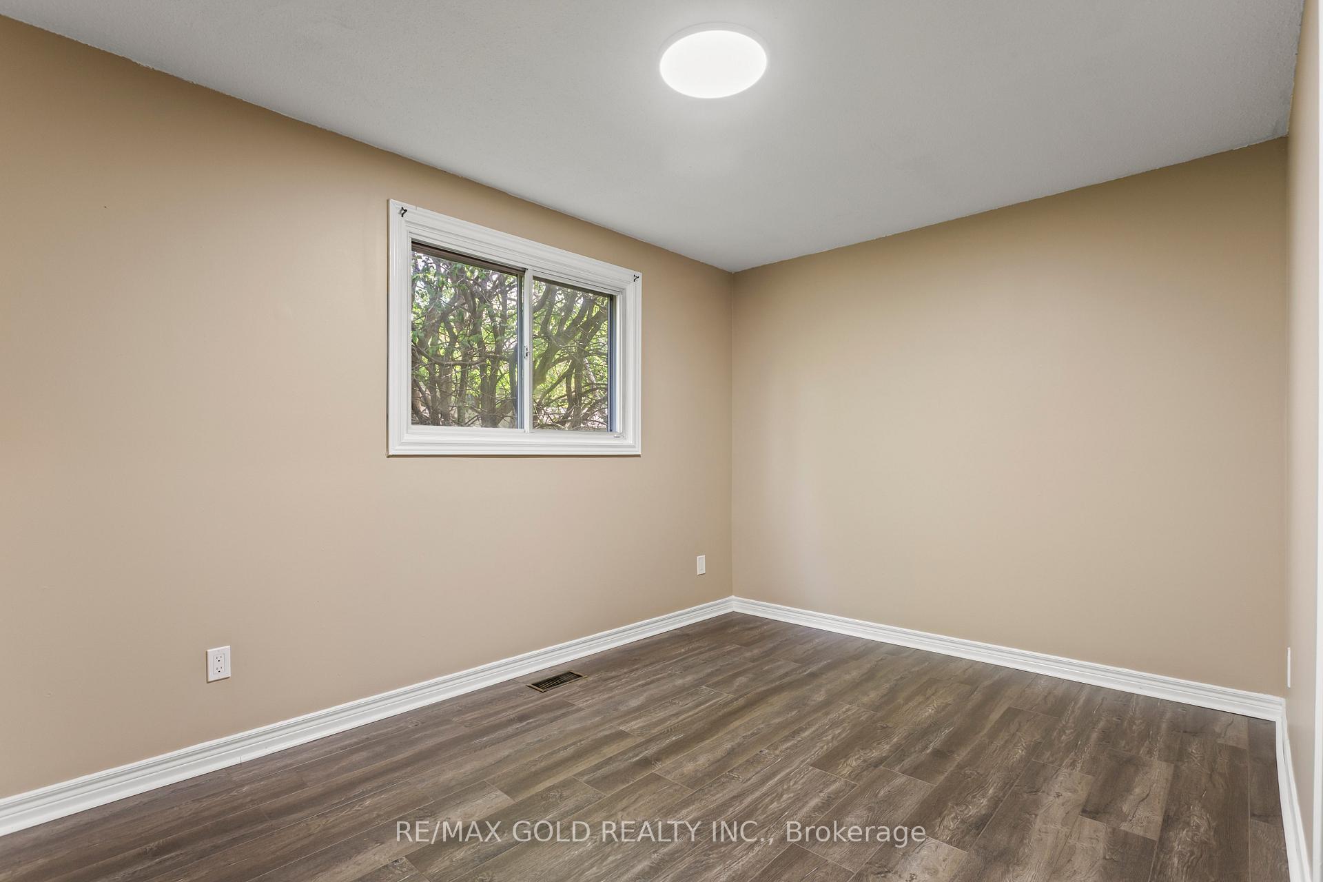 Photo 19 of 1588 Aldersbrook Road, London, North F — HOMEH