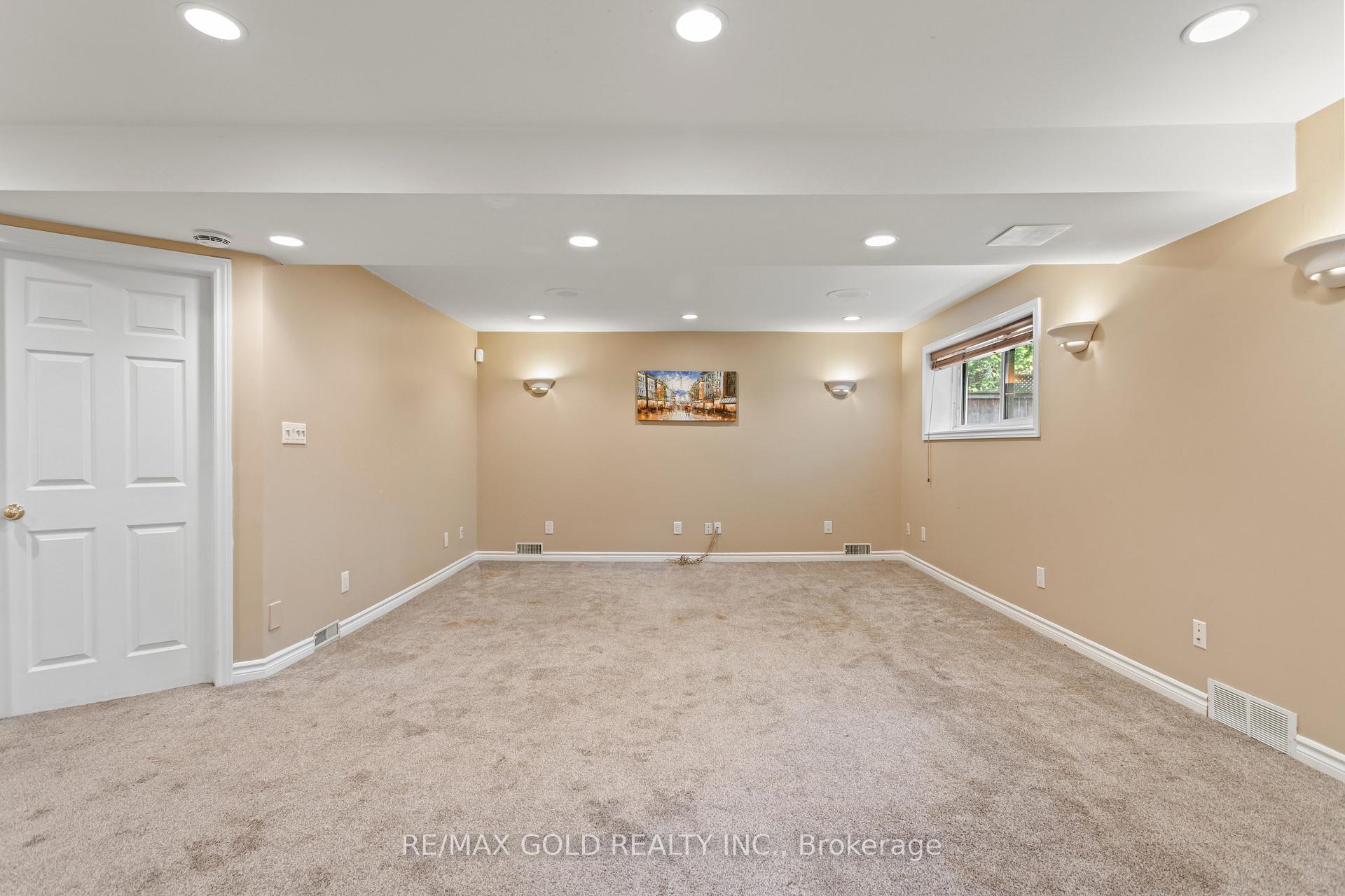 Photo 29 of 1588 Aldersbrook Road, London, North F — HOMEH