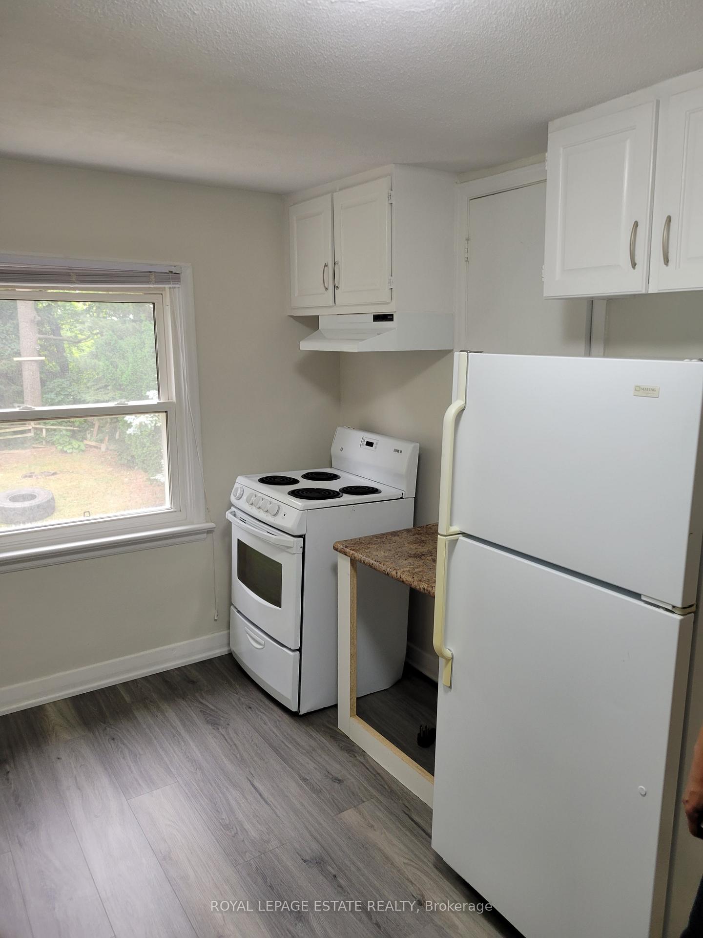 Photo 11 of Unit Upper, 13 Pinegrove Avenue, Scarborough, Birchcliffe-Cliffside — HOMEH