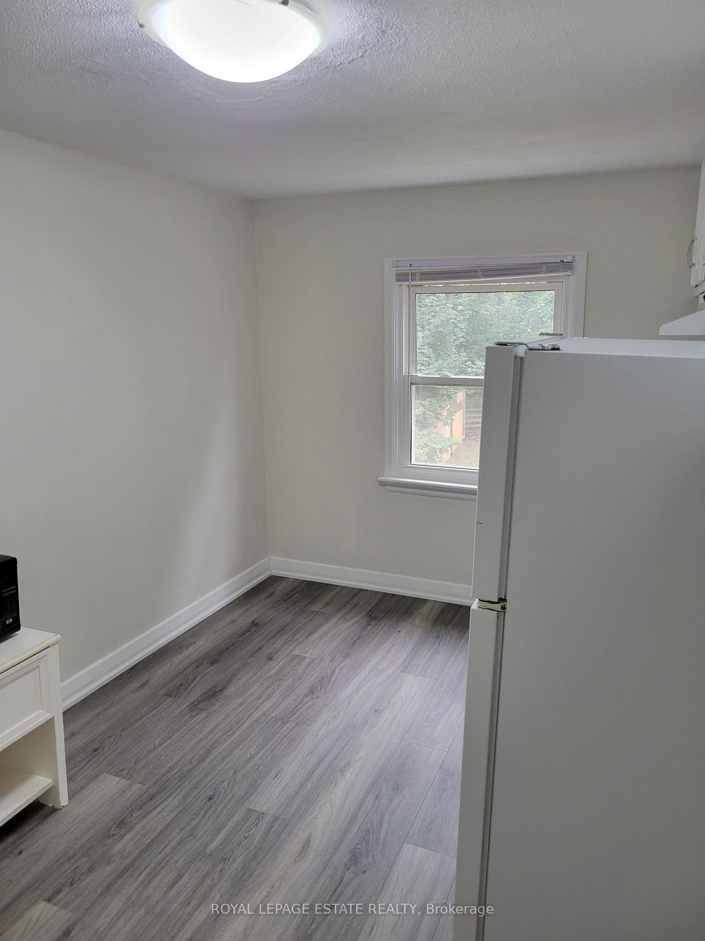 Photo 12 of Unit Upper, 13 Pinegrove Avenue, Scarborough, Birchcliffe-Cliffside — HOMEH