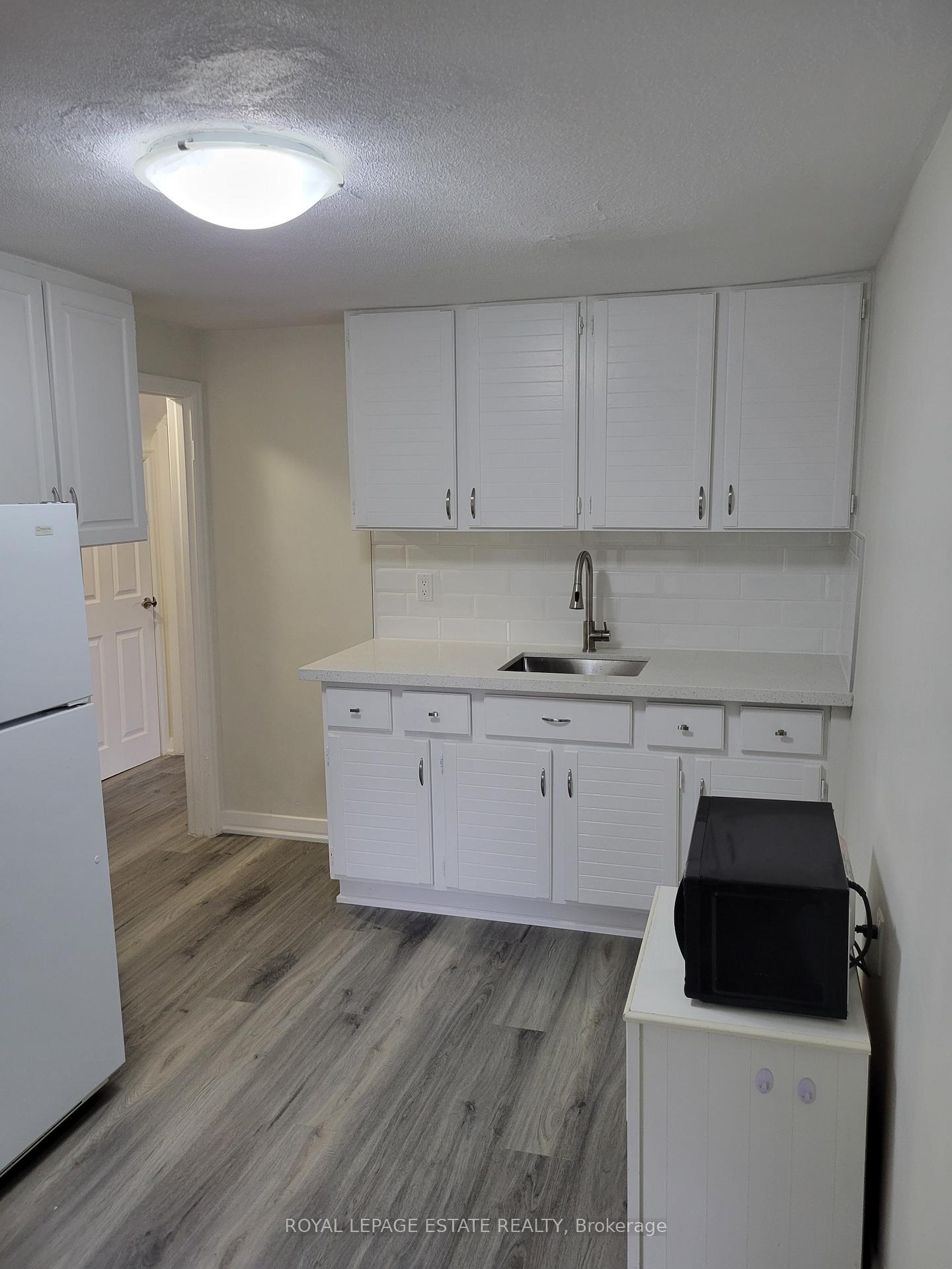 Photo 13 of Unit Upper, 13 Pinegrove Avenue, Scarborough, Birchcliffe-Cliffside — HOMEH