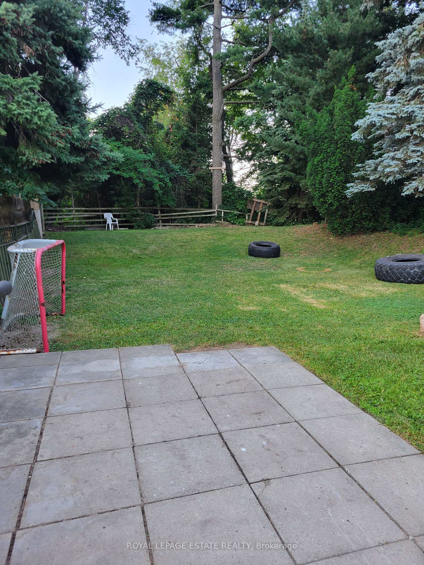 Photo 14 of Unit Upper, 13 Pinegrove Avenue, Scarborough, Birchcliffe-Cliffside — HOMEH