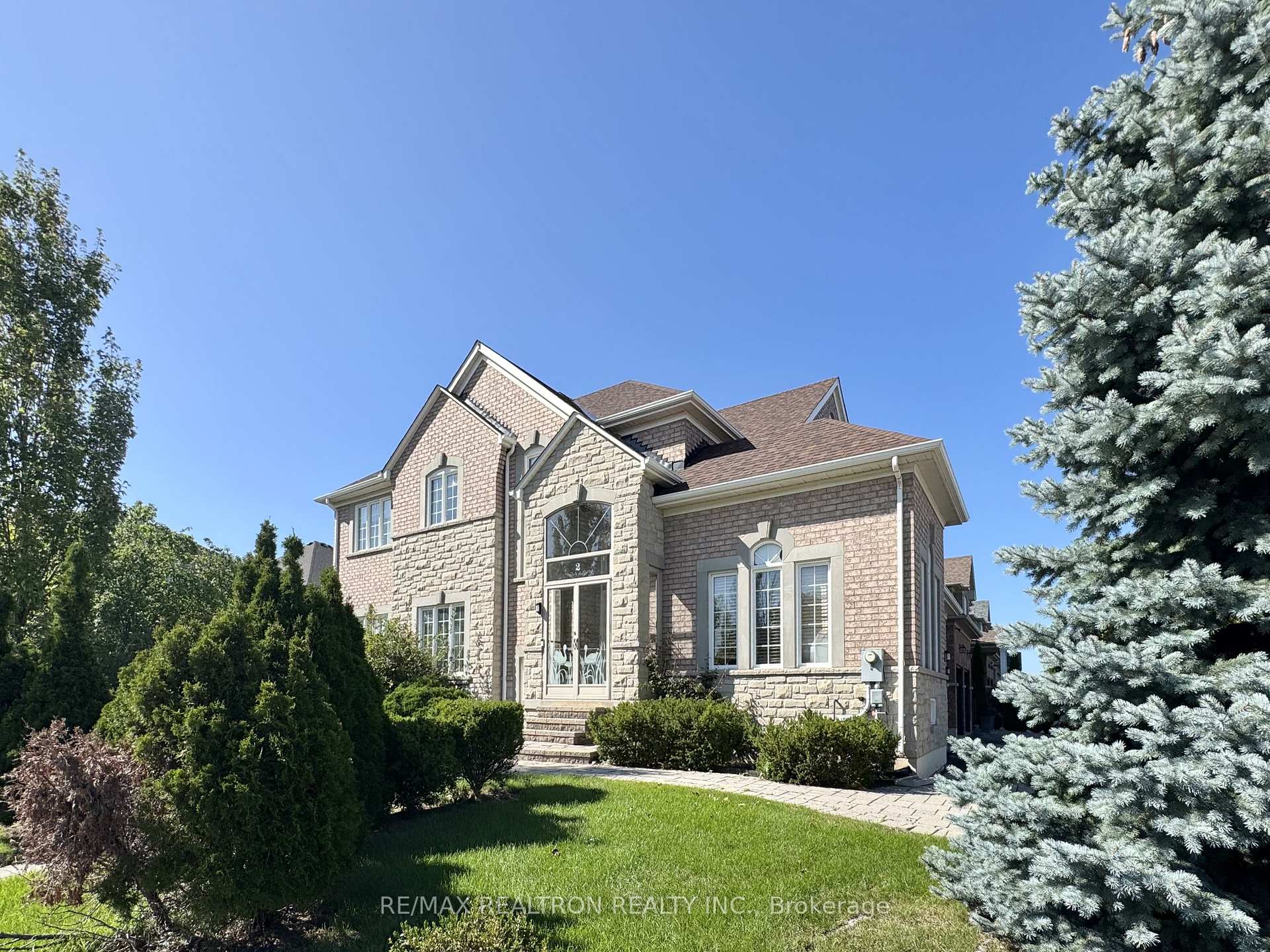 Photo 2 of 2 Redmond Drive, Vaughan, Patterson — HOMEH