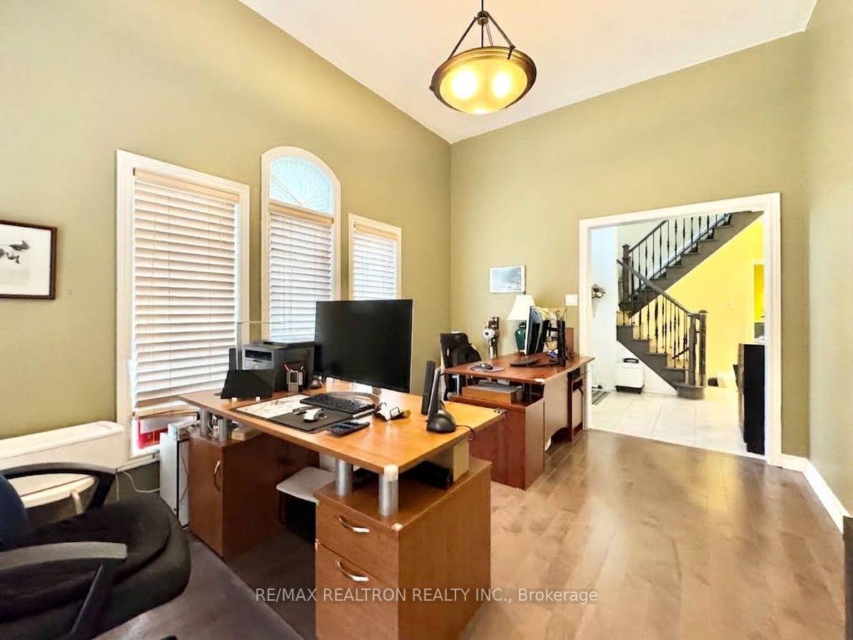Photo 7 of 2 Redmond Drive, Vaughan, Patterson — HOMEH