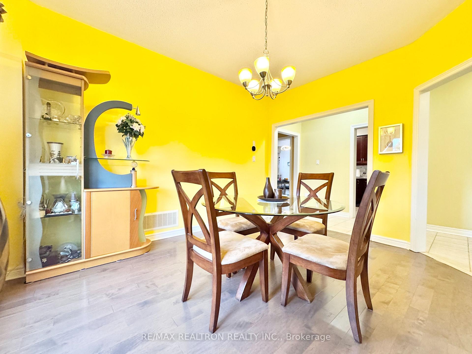 Photo 20 of 2 Redmond Drive, Vaughan, Patterson — HOMEH