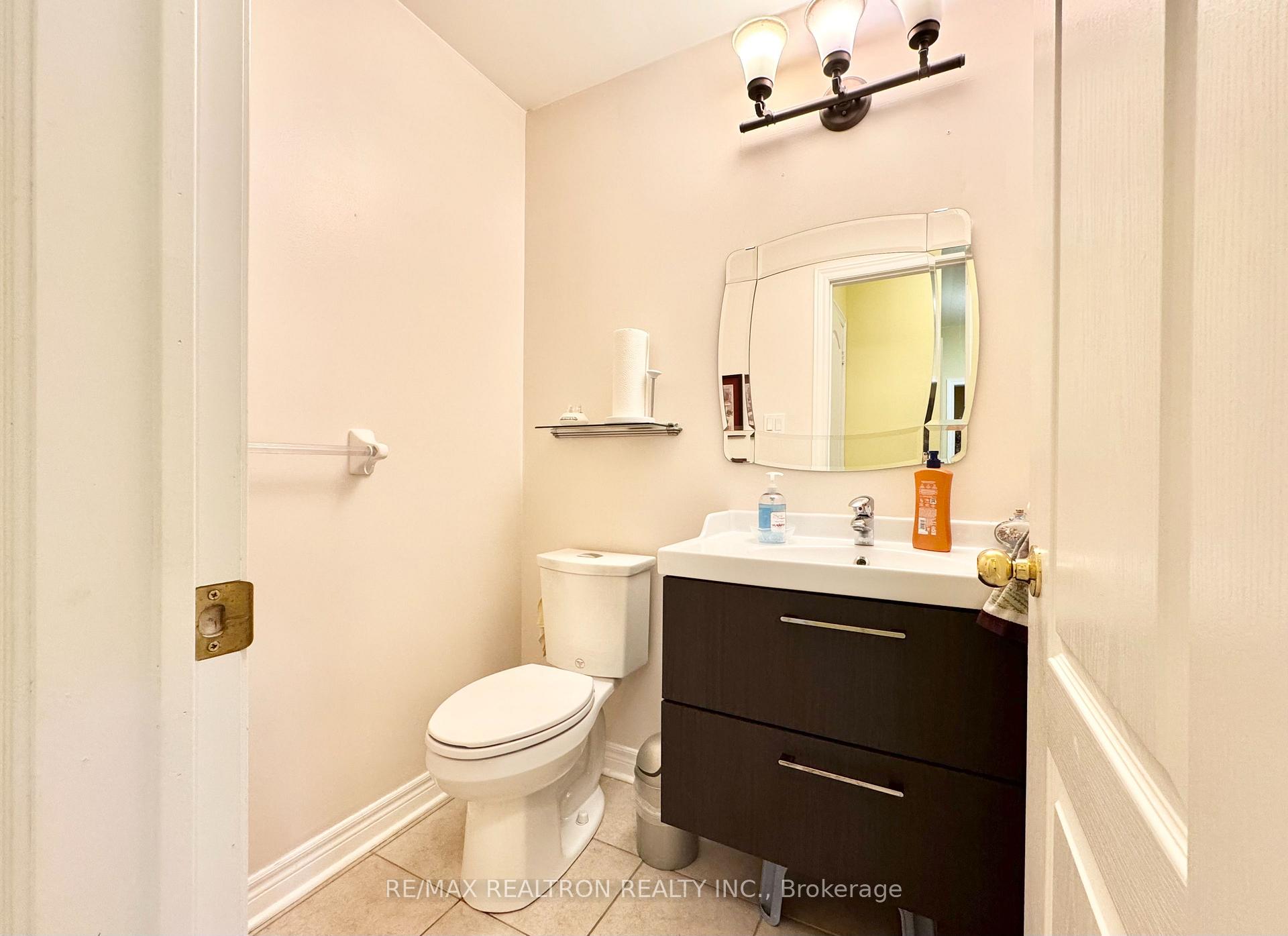 Photo 21 of 2 Redmond Drive, Vaughan, Patterson — HOMEH