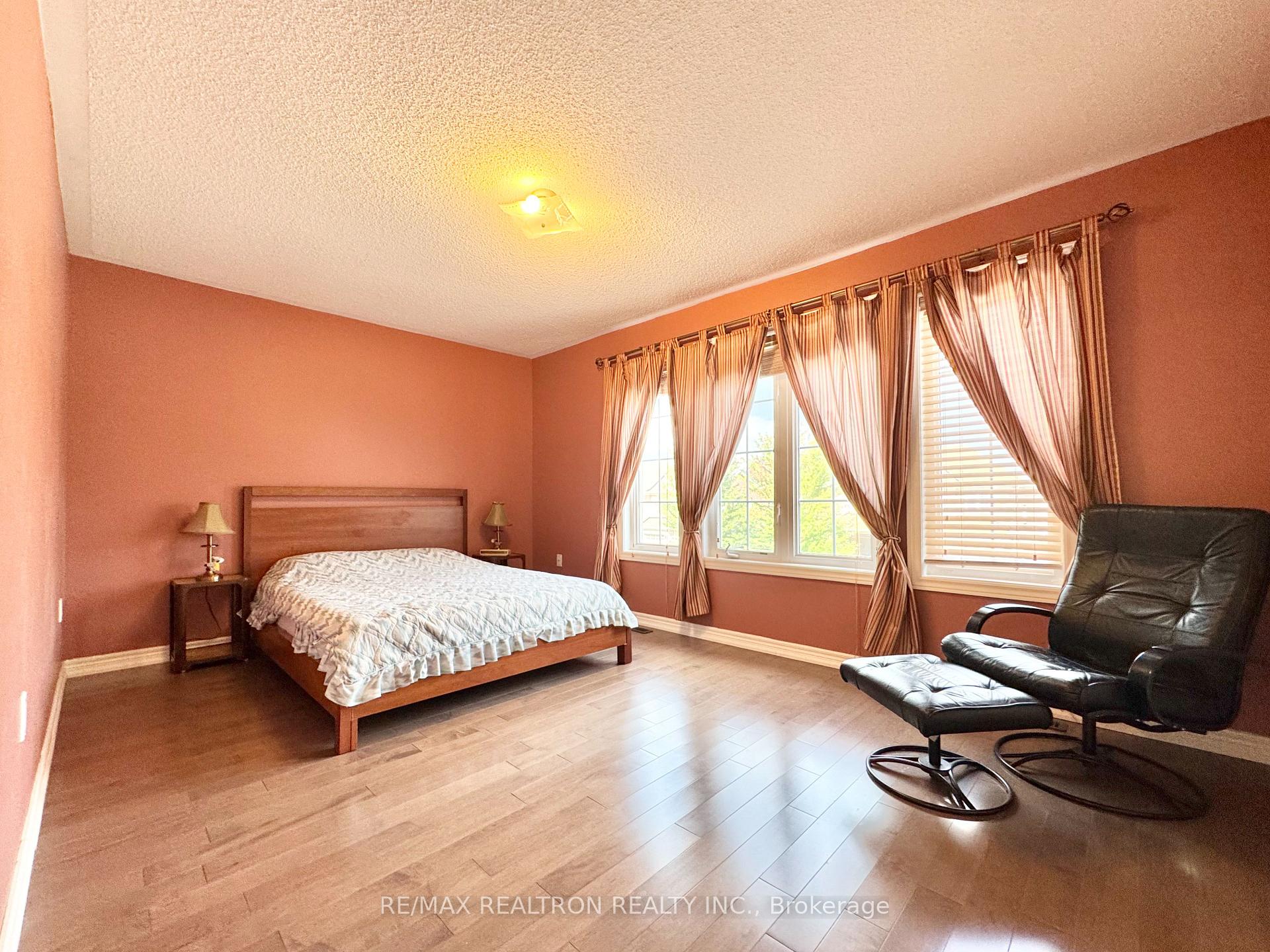Photo 37 of 2 Redmond Drive, Vaughan, Patterson — HOMEH