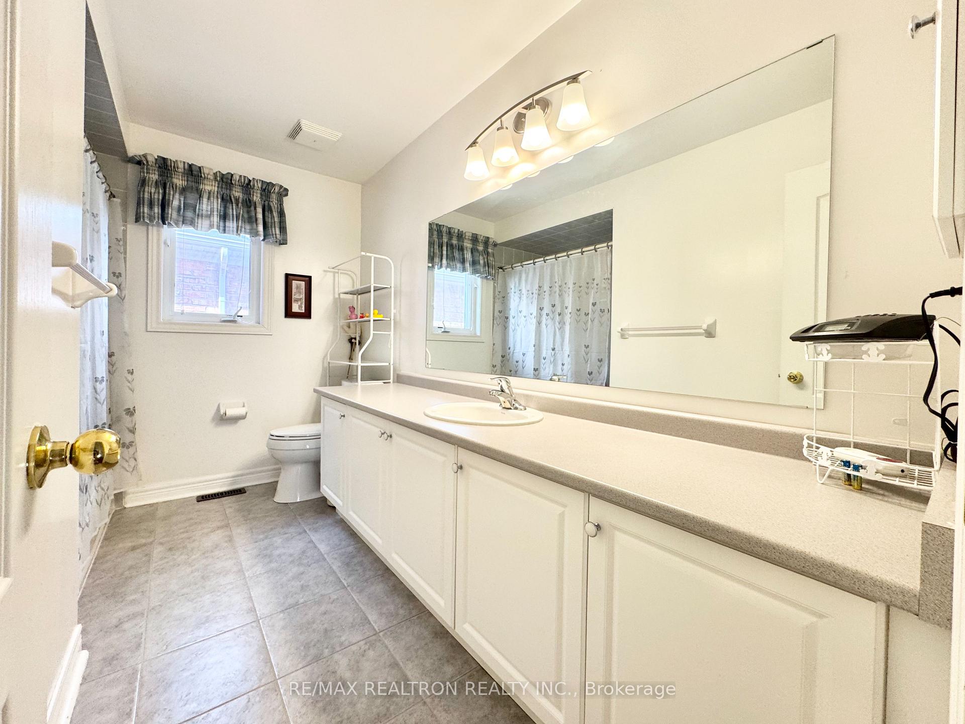 Photo 40 of 2 Redmond Drive, Vaughan, Patterson — HOMEH