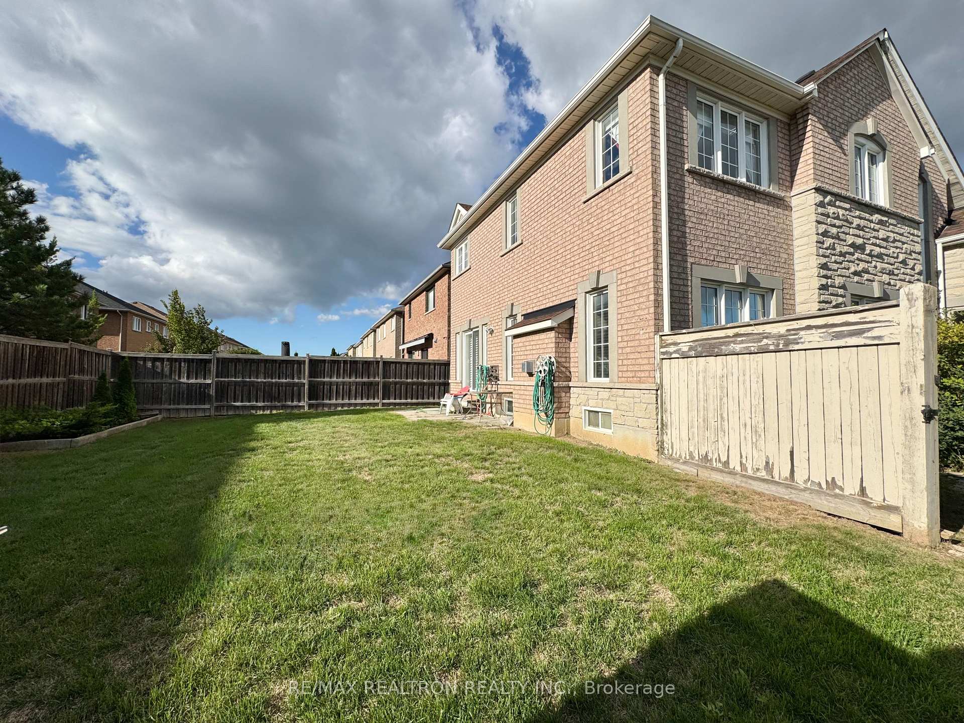 Photo 44 of 2 Redmond Drive, Vaughan, Patterson — HOMEH