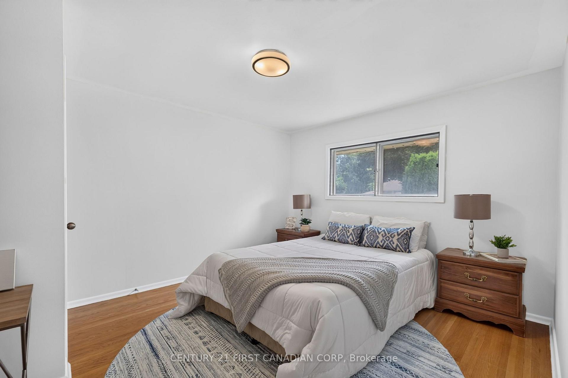 Photo 8 of 141 Fairhaven Circle, London, East O — HOMEH