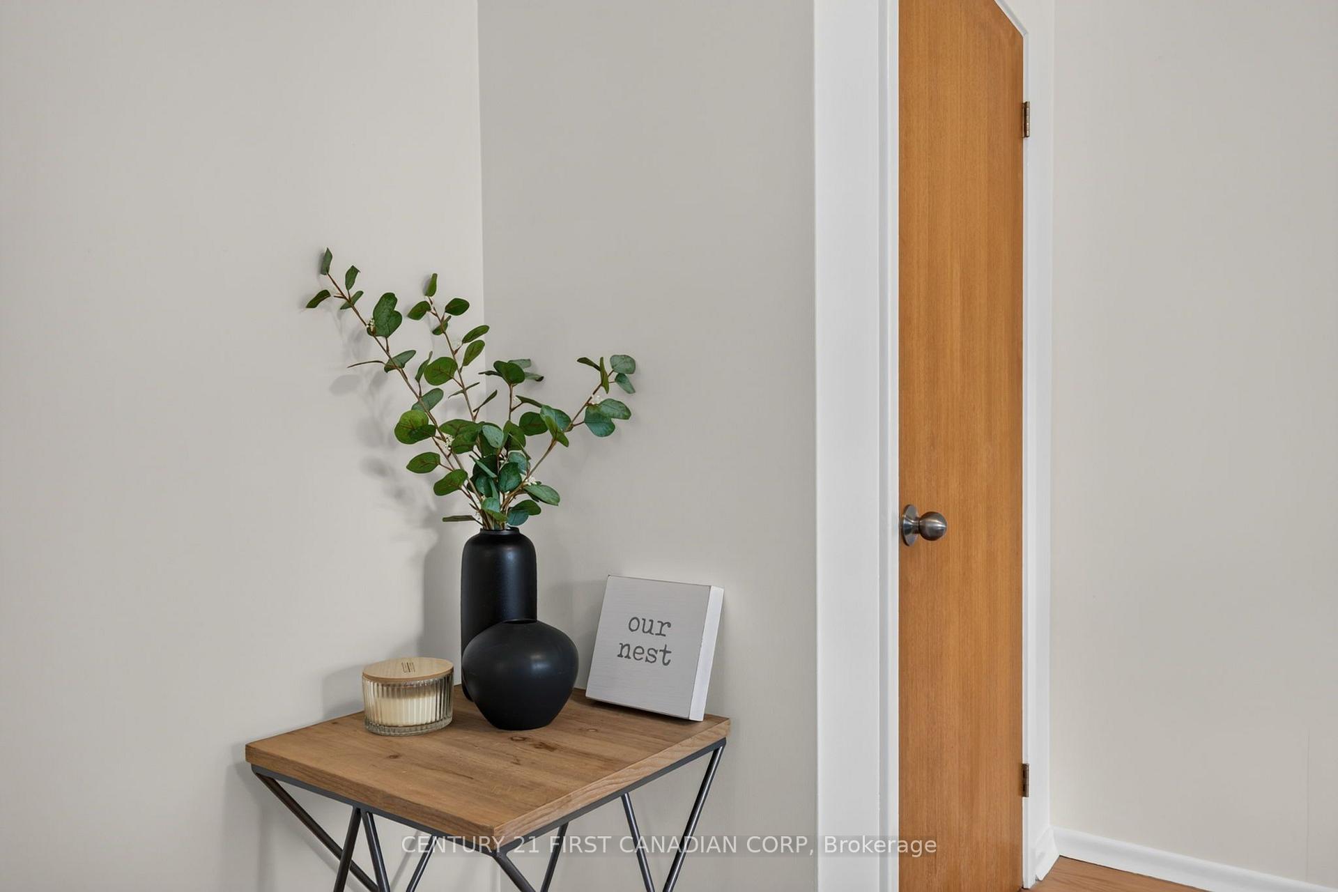 Photo 11 of 141 Fairhaven Circle, London, East O — HOMEH