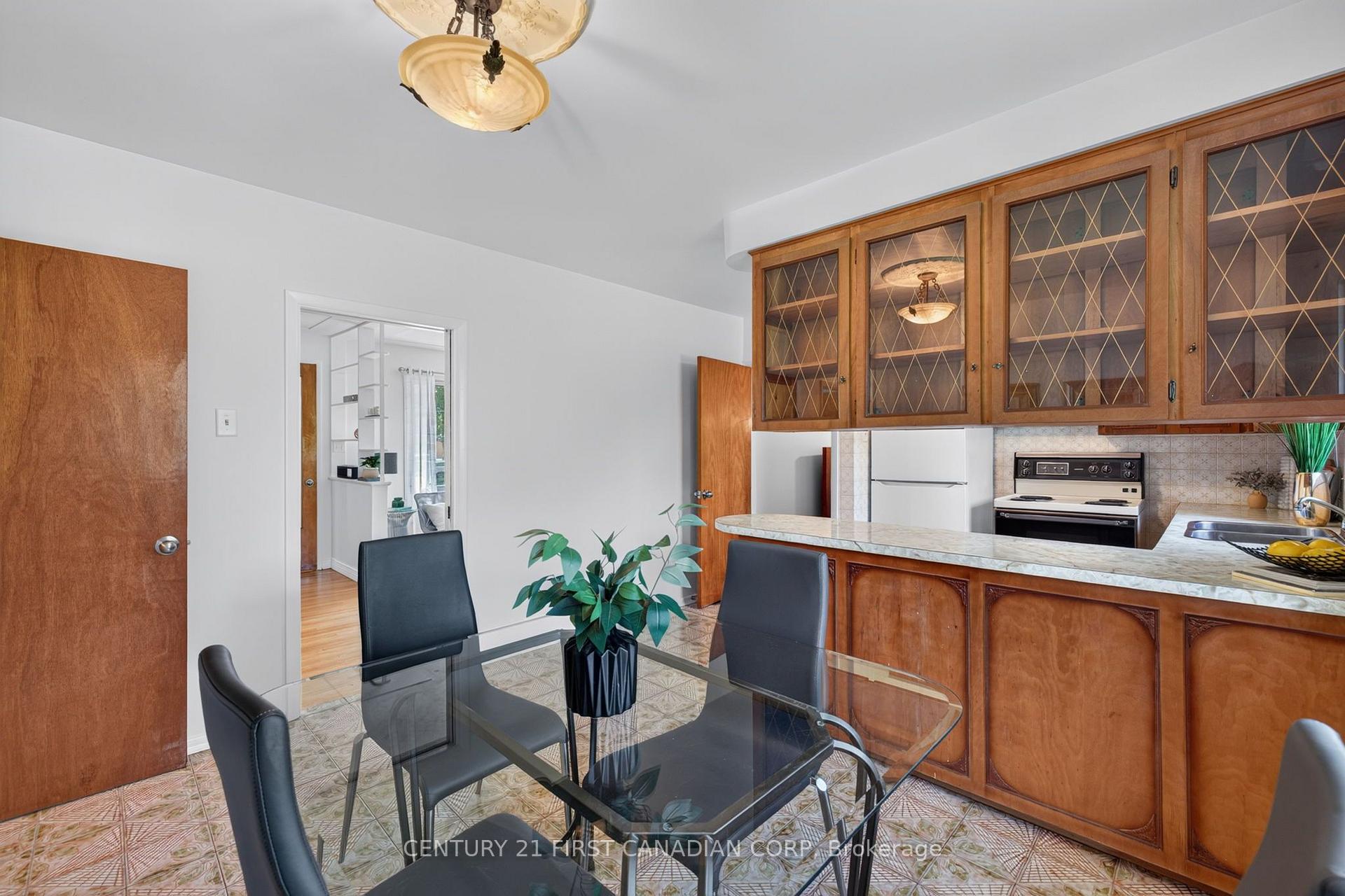 Photo 23 of 141 Fairhaven Circle, London, East O — HOMEH