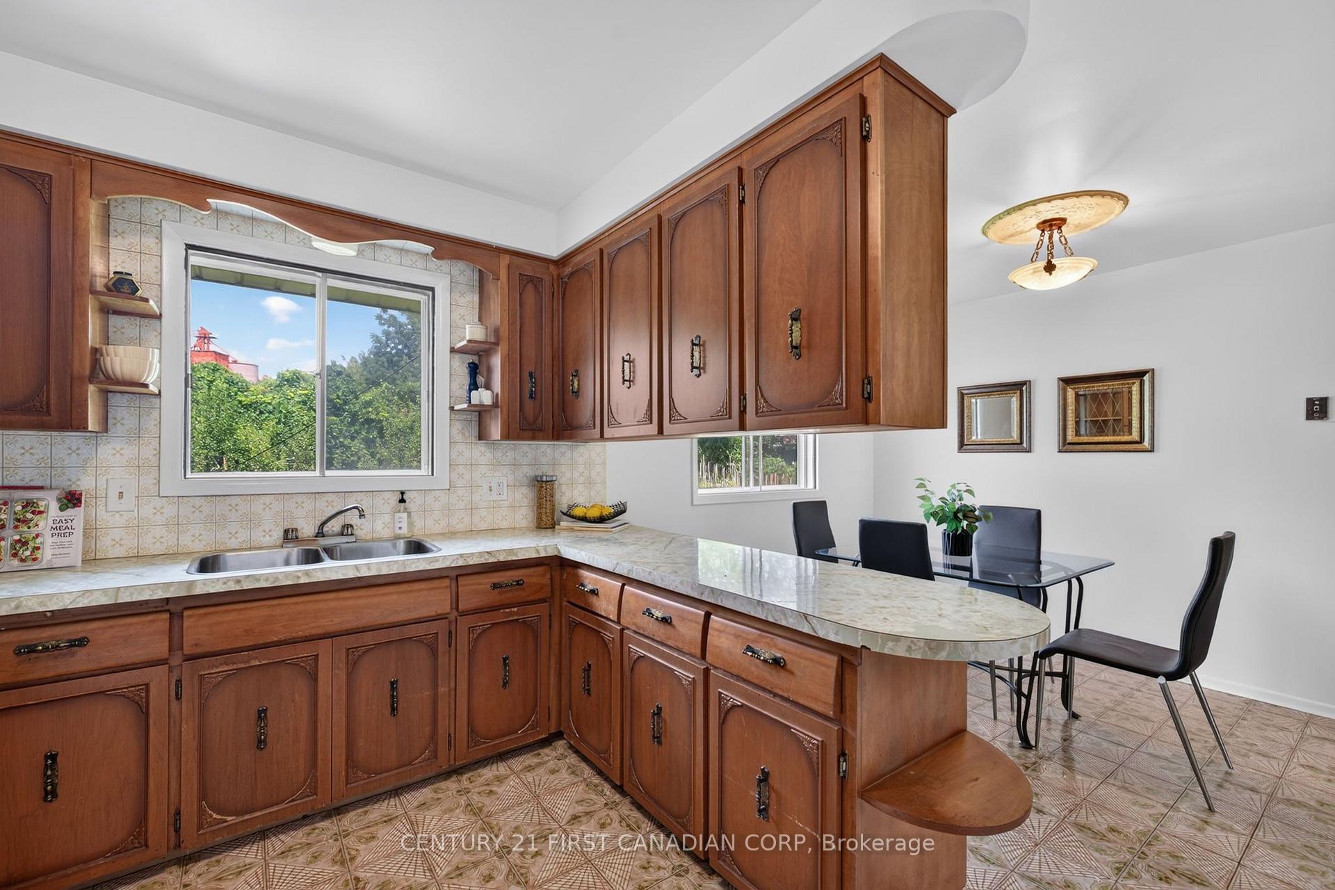 Photo 26 of 141 Fairhaven Circle, London, East O — HOMEH