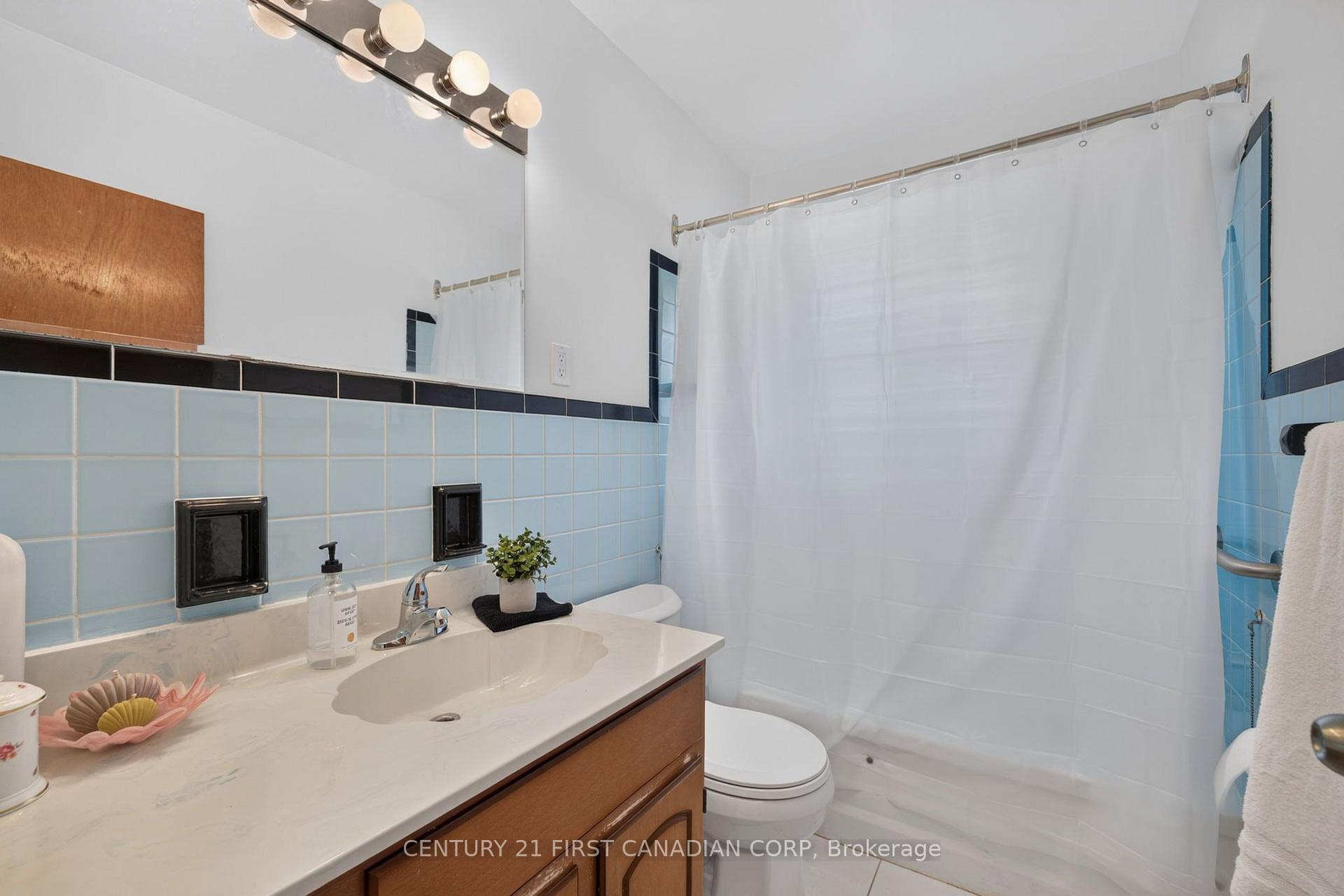 Photo 31 of 141 Fairhaven Circle, London, East O — HOMEH