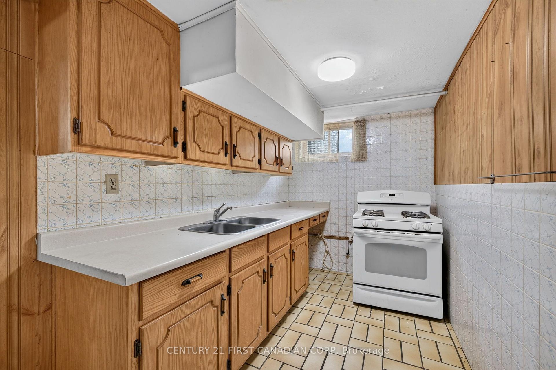 Photo 35 of 141 Fairhaven Circle, London, East O — HOMEH