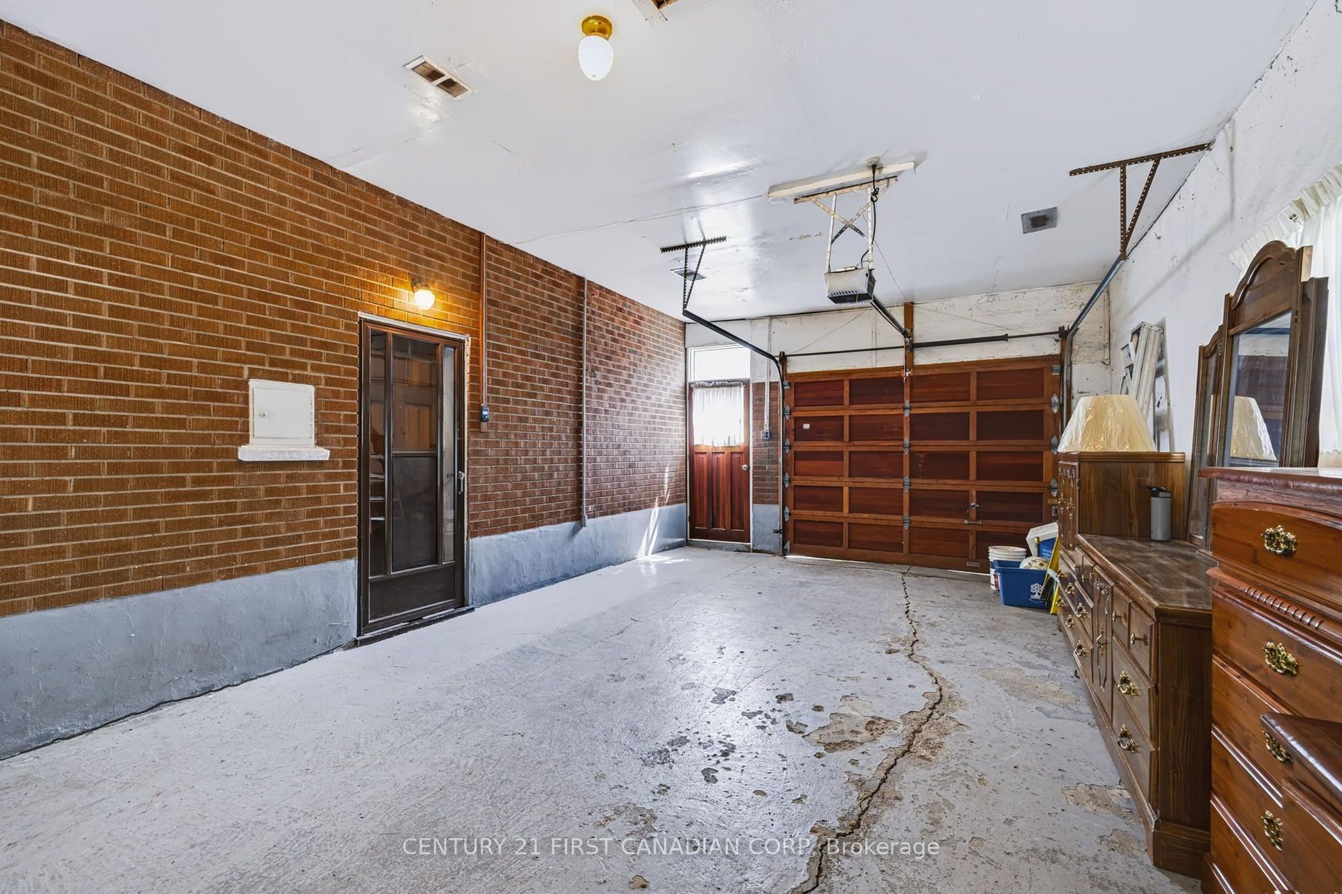 Photo 44 of 141 Fairhaven Circle, London, East O — HOMEH