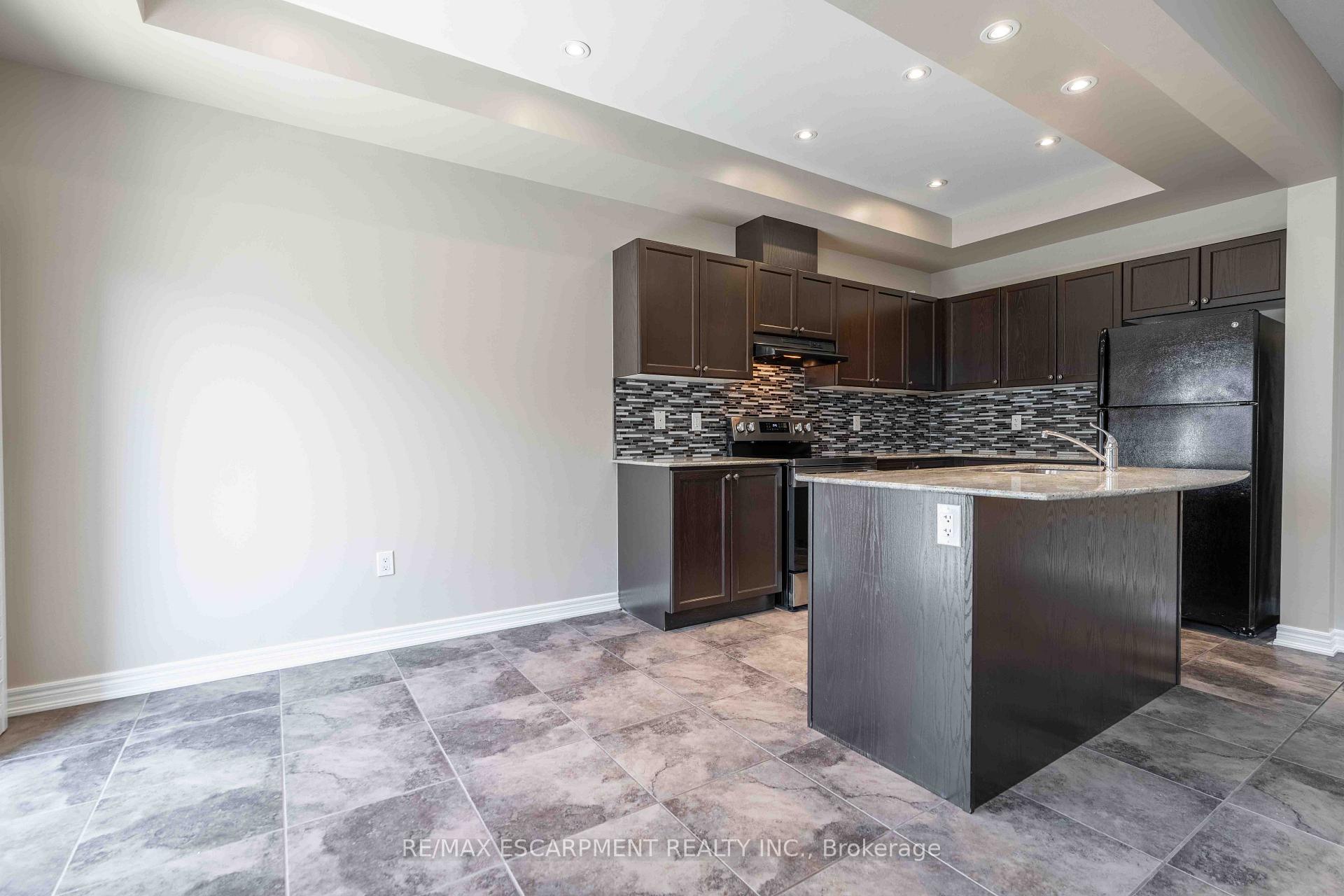 Photo 11 of 134 Palacebeach Trail, Hamilton, Stoney Creek — HOMEH