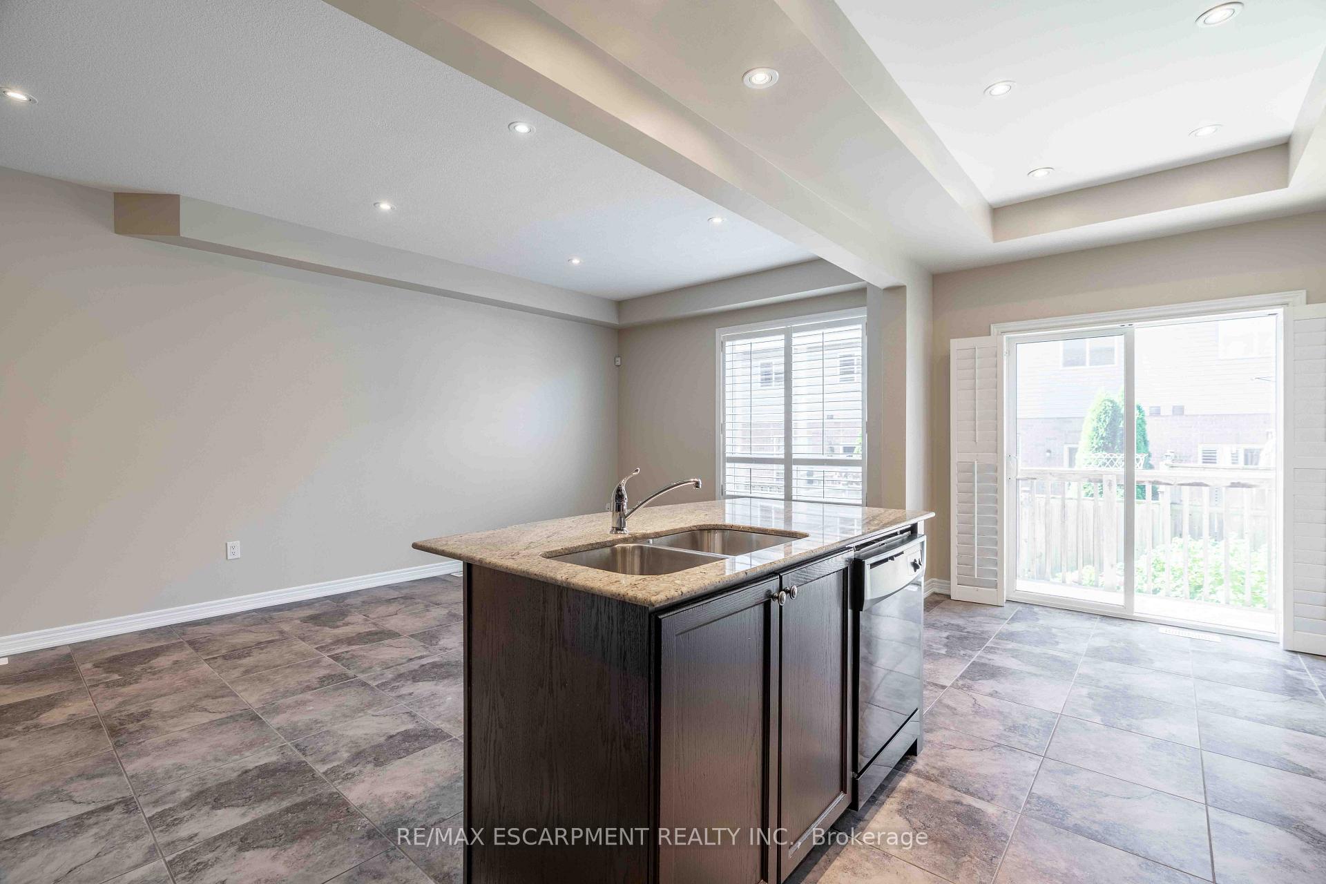Photo 18 of 134 Palacebeach Trail, Hamilton, Stoney Creek — HOMEH