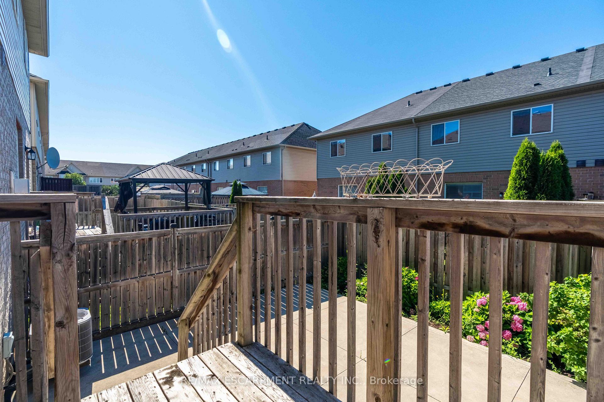 Photo 33 of 134 Palacebeach Trail, Hamilton, Stoney Creek — HOMEH