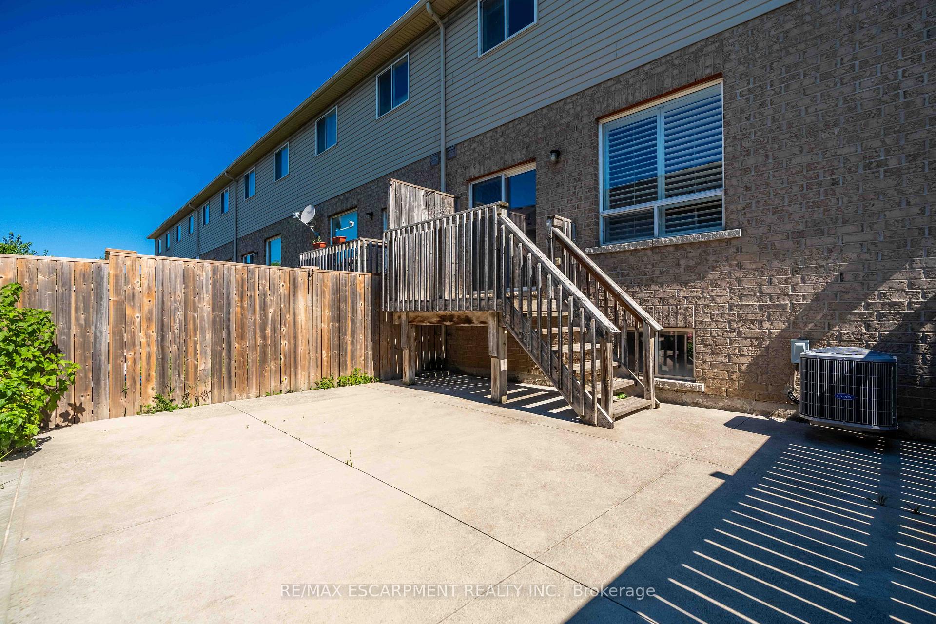 Photo 35 of 134 Palacebeach Trail, Hamilton, Stoney Creek — HOMEH