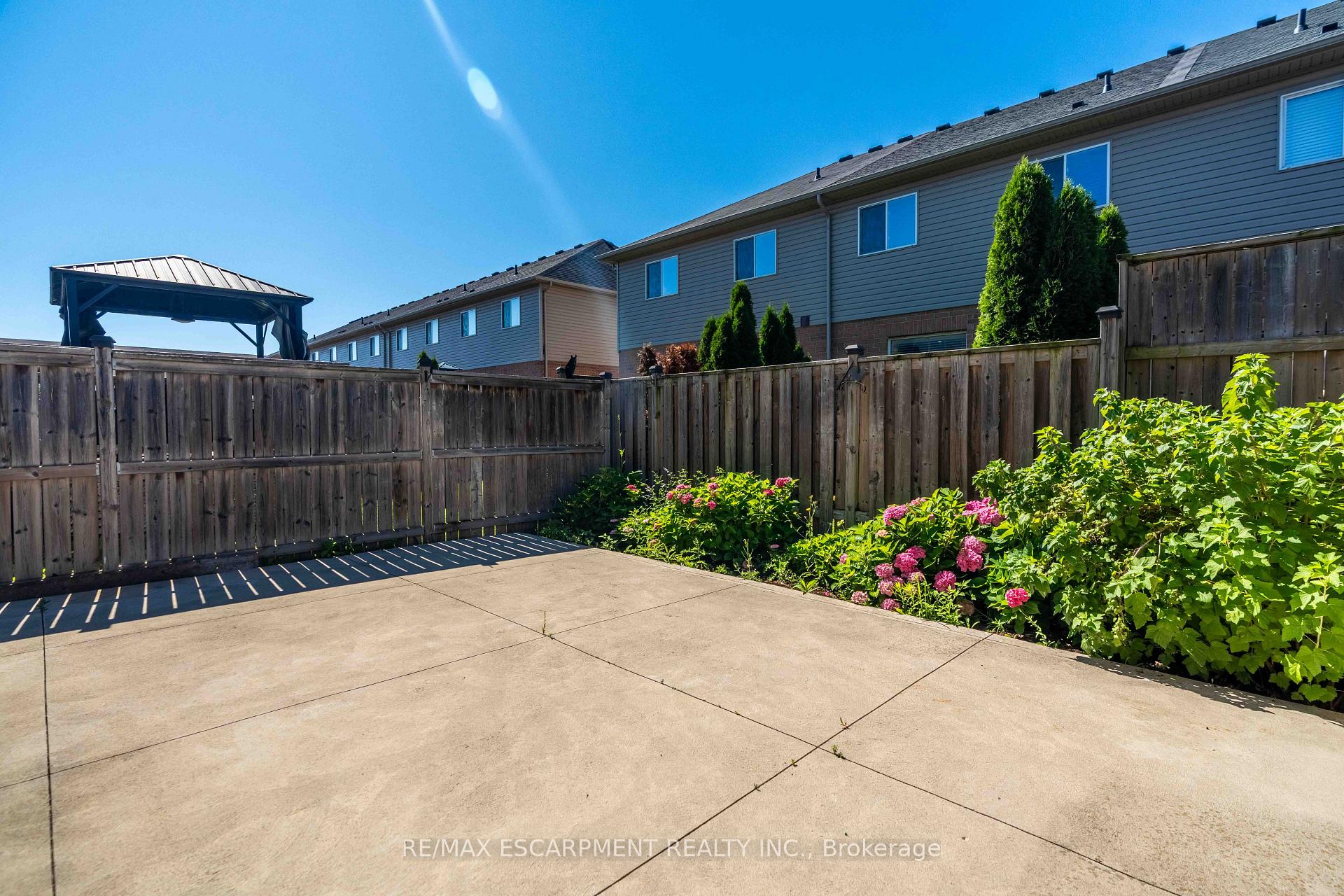 Photo 37 of 134 Palacebeach Trail, Hamilton, Stoney Creek — HOMEH