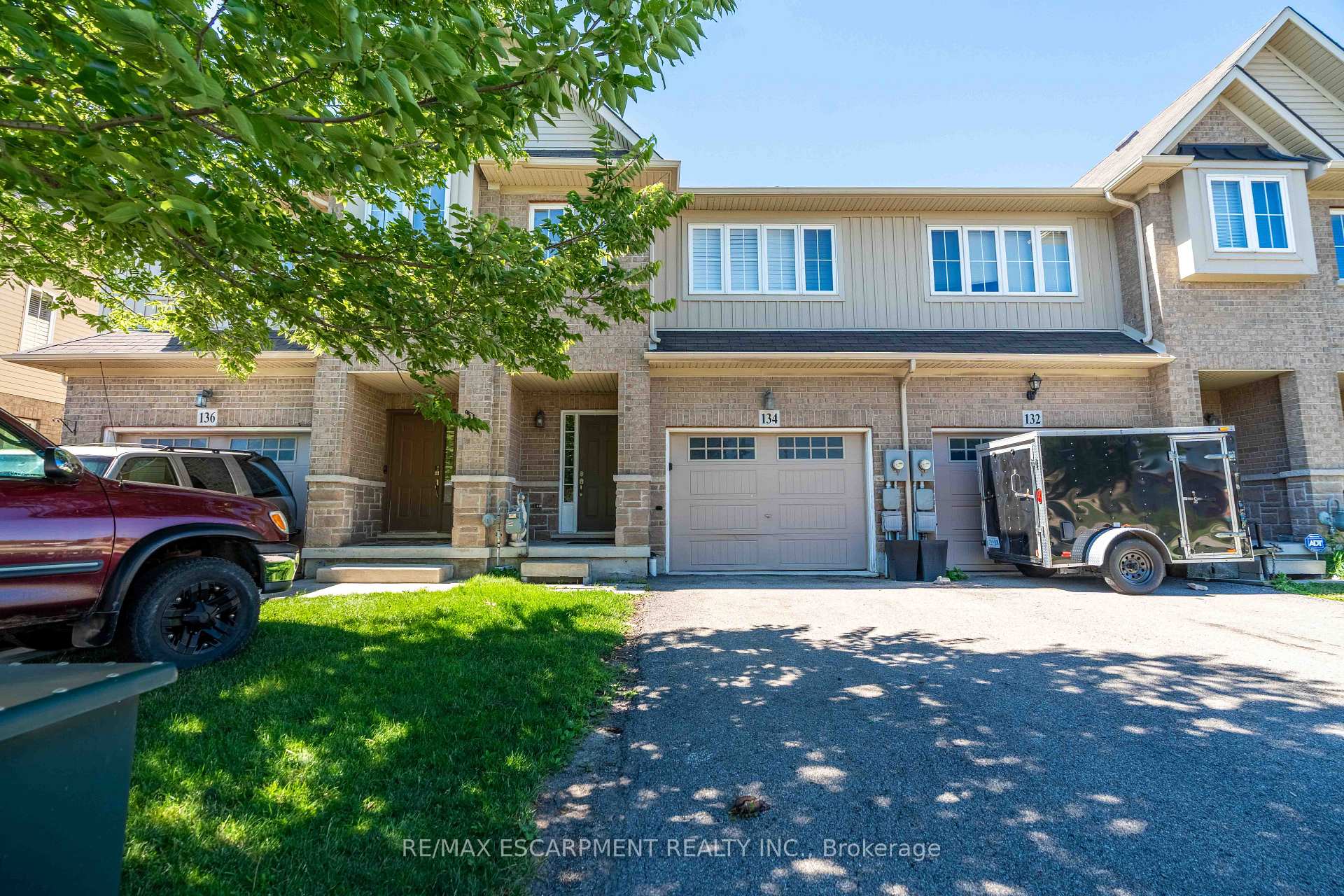 Photo 1 of 134 Palacebeach Trail, Hamilton, Stoney Creek — HOMEH
