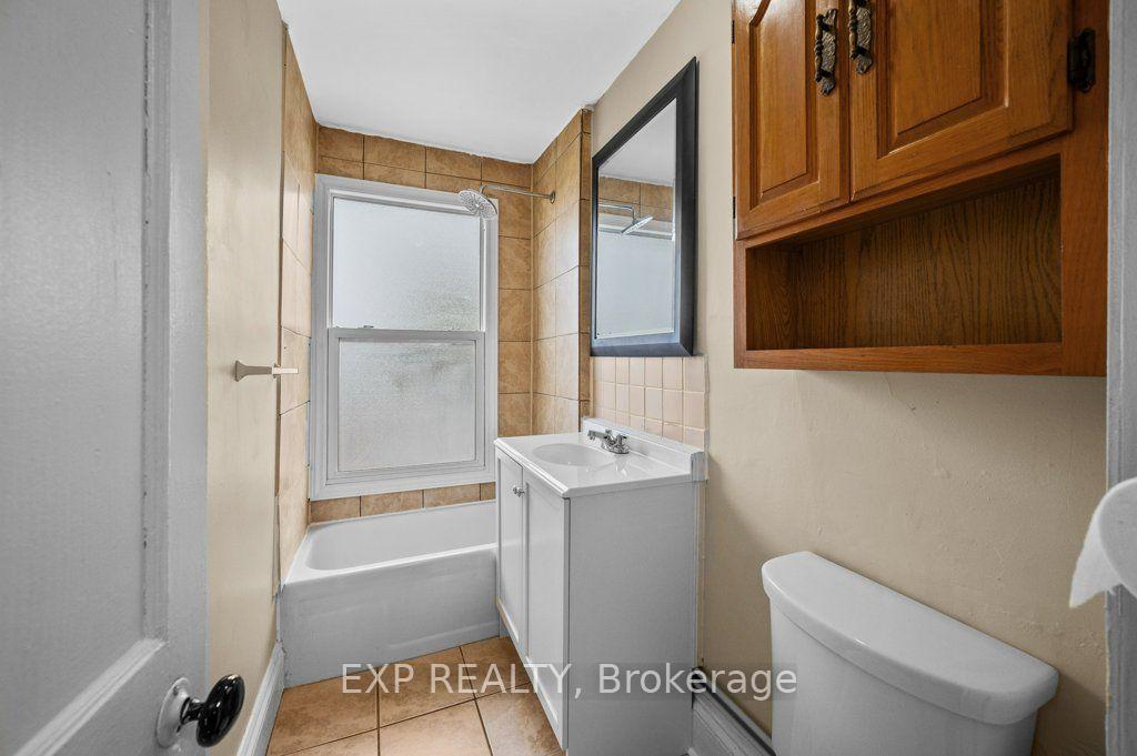 Photo 14 of 54 Frederick Avenue, Hamilton, Crown Point — HOMEH