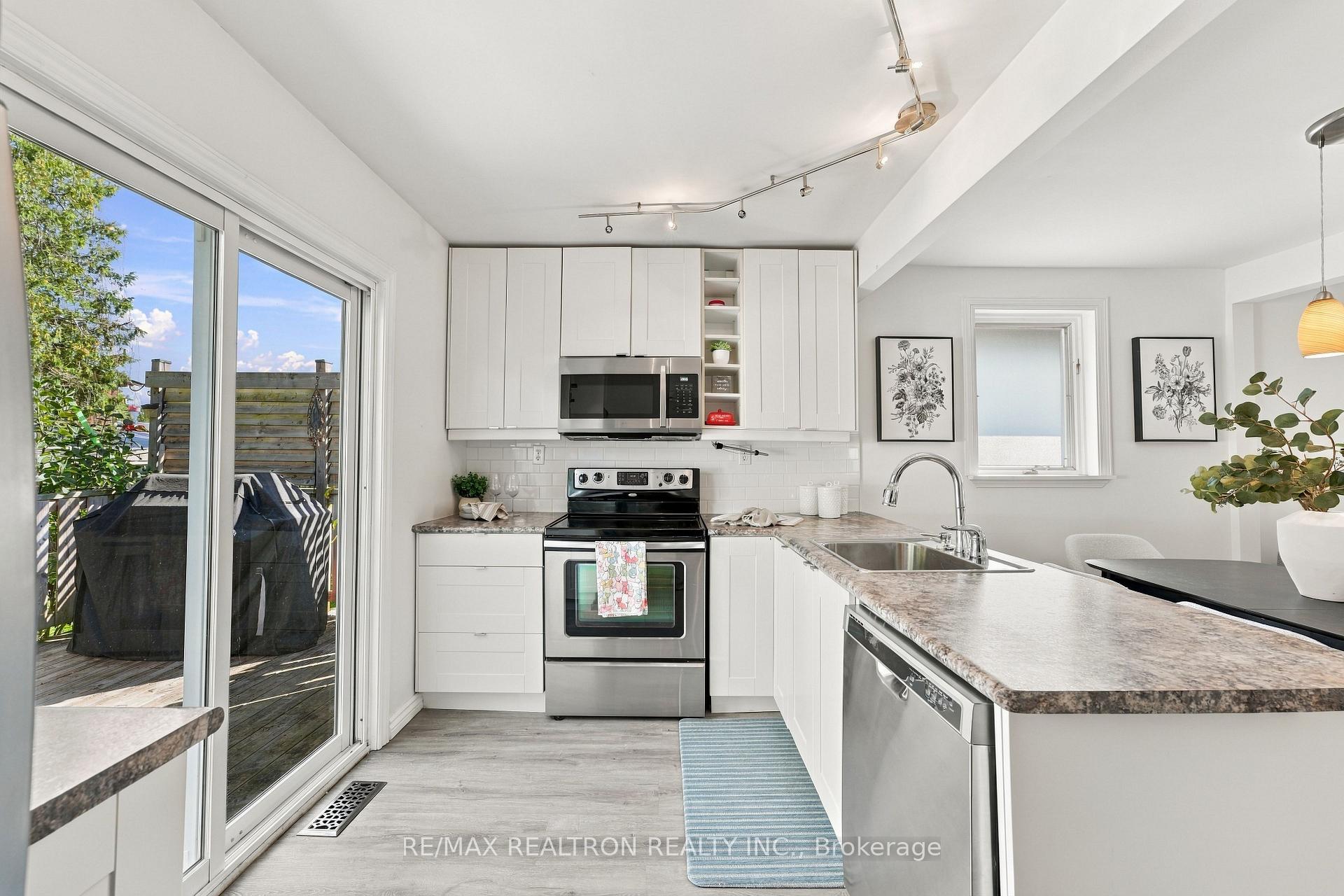 Photo 21 of 1152 Stoney Point Road, Innisfil, Lefroy — HOMEH
