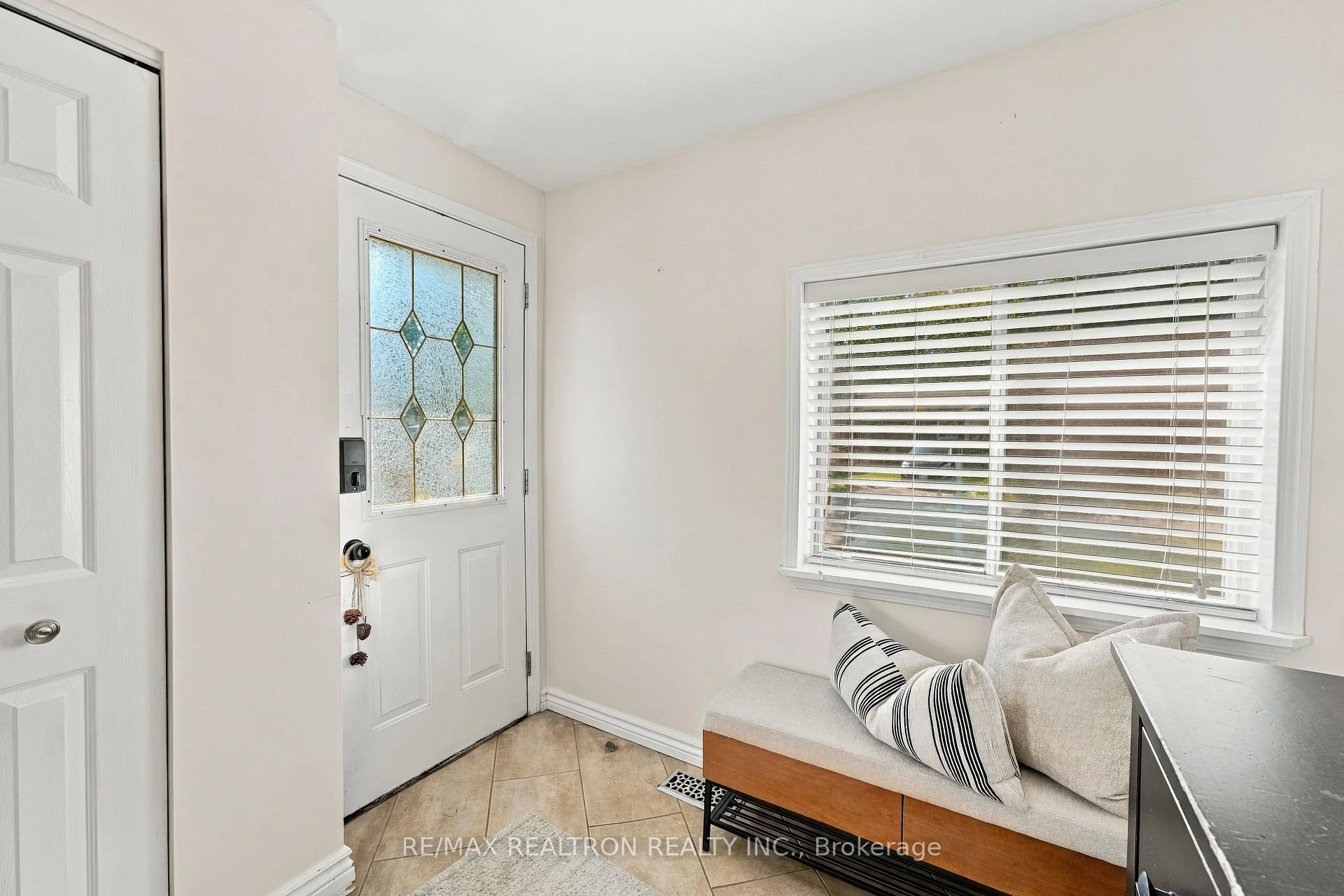 Photo 22 of 1152 Stoney Point Road, Innisfil, Lefroy — HOMEH