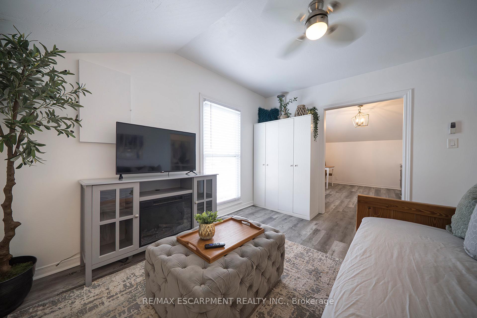 Photo 11 of 171 Drummond Street, Brantford, Victoria/Arthur — HOMEH