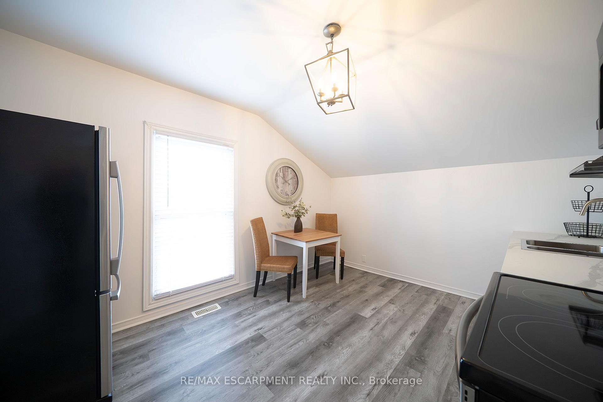 Photo 14 of 171 Drummond Street, Brantford, Victoria/Arthur — HOMEH